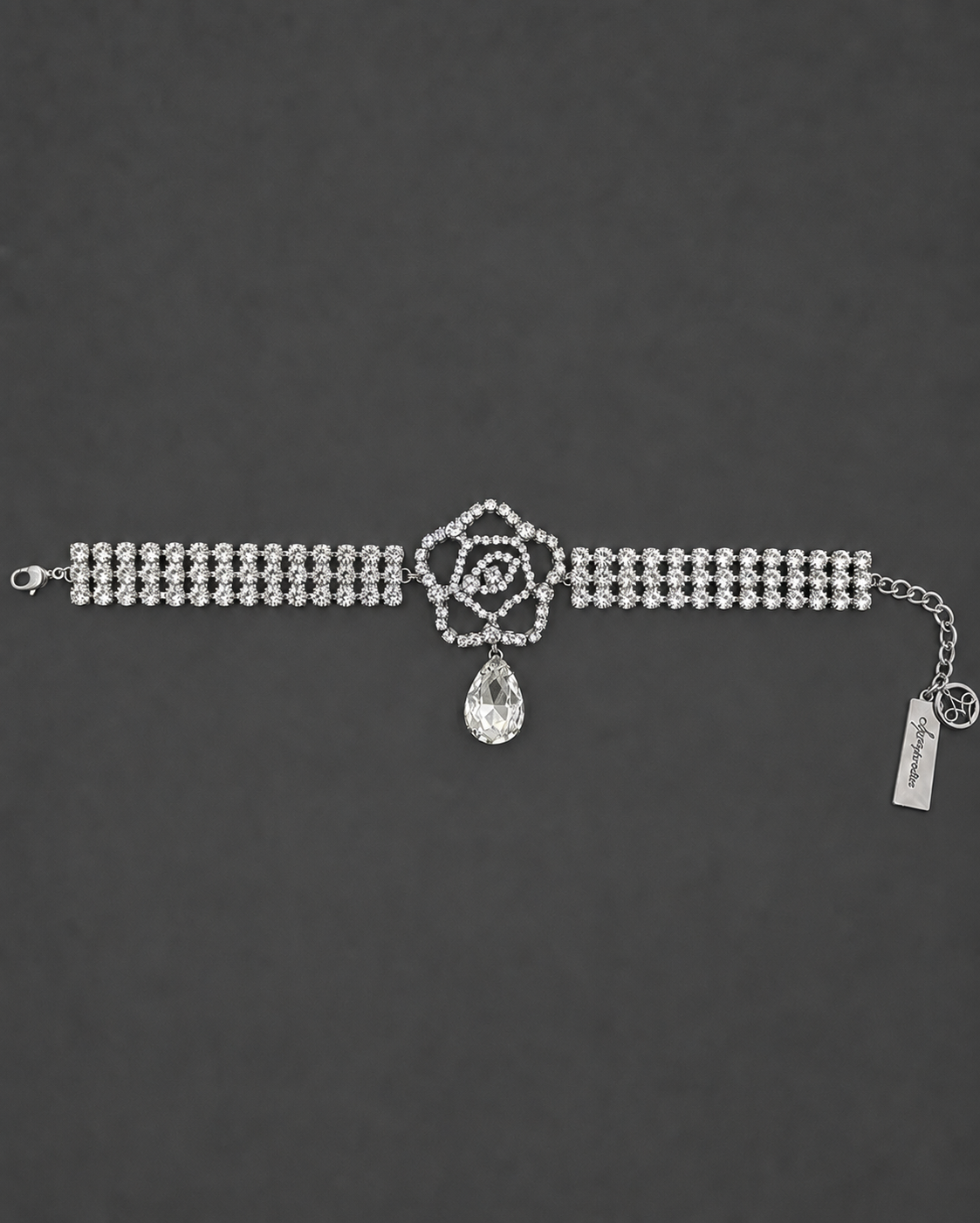 TRIPLE NECKLACE FRONT.png