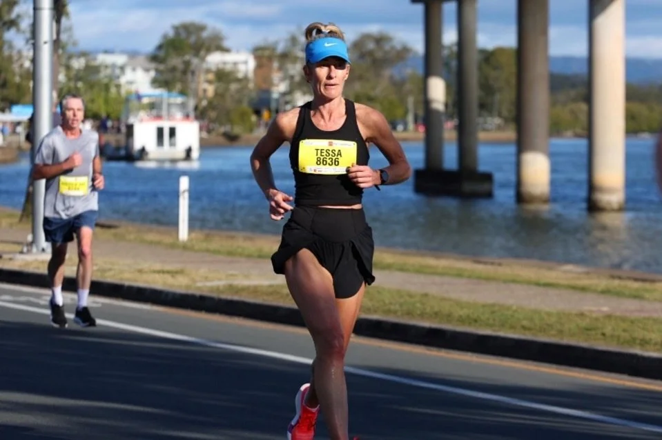 Okaaay so Tessa just ran 1:33:10 over the weekend at the Sunshine Coast Half Marathon 💫

12 minute PB
Went into the race aiming for about 4:40 per km. Ended up running 4:23 per km on average for the whole race!

I LOOOVE stories like this. Huge cong