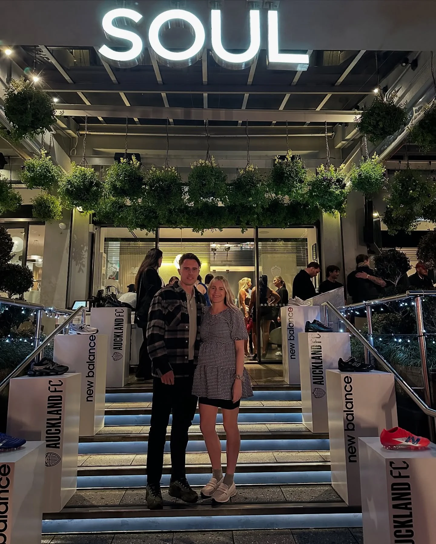 Mocktails & a fashion show on a Thursday evening, a little different to my usual at 8months pregnant.
Such a fun night celebrating the AFC X New Balance RunWay. Thank you @newbalance for having us 🤍