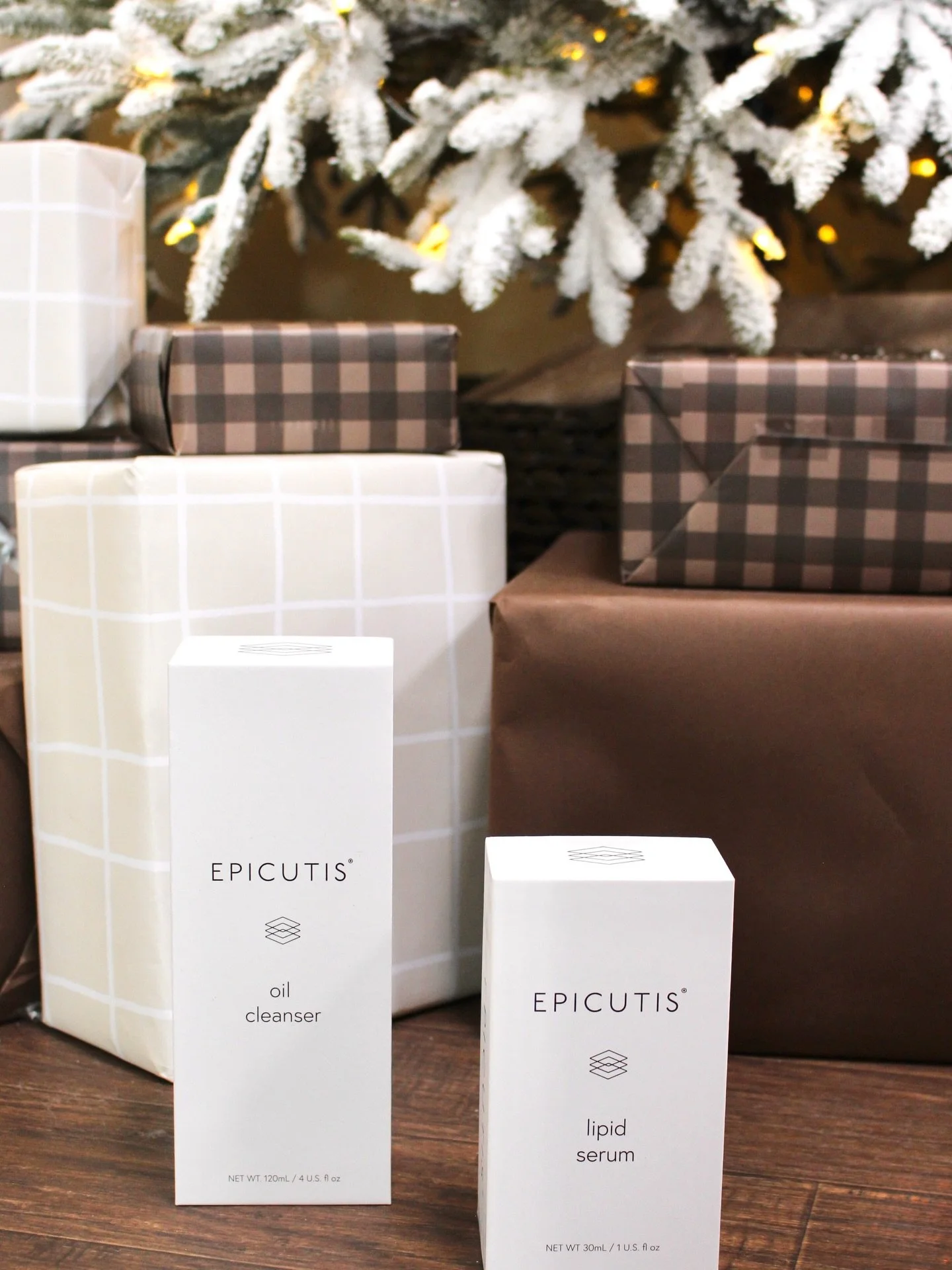 All I want for Christmas is calm, healthy skin 🎅🏼✨
Epicutis works at a cellular level to soothe inflammation, repair the skin barrier, and support true healing not just temporary glow. 

Perfect for sensitive, post procedure, or acne prone skin thi