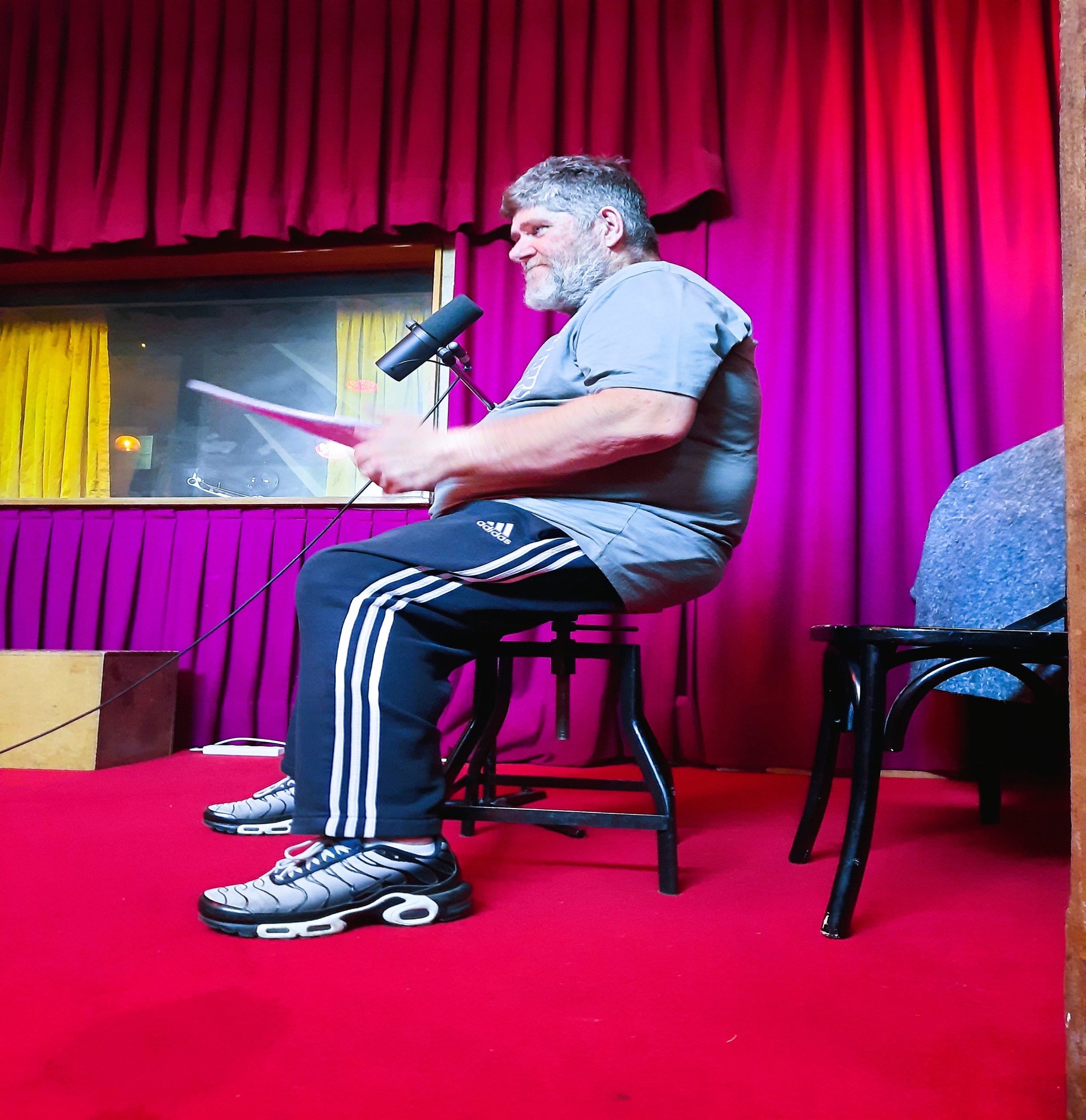 Ydramatic cool_mike on mic_bakehouse_crop.JPG