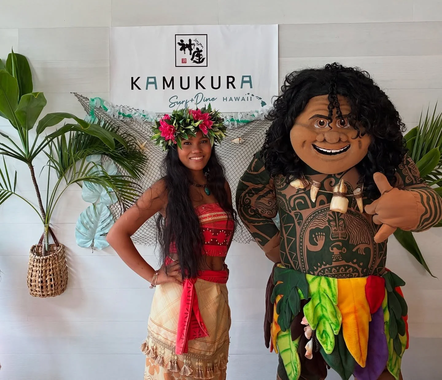 Mahalo #moanaandmaui for joining our #backtoschool brunch🌈! We hope the kids had an amazing time dancing and meeting you😊. Who would you like to meet next? Let us know in the comments! #kamukurasurfndine #waikikk #ramen #honoluluevents