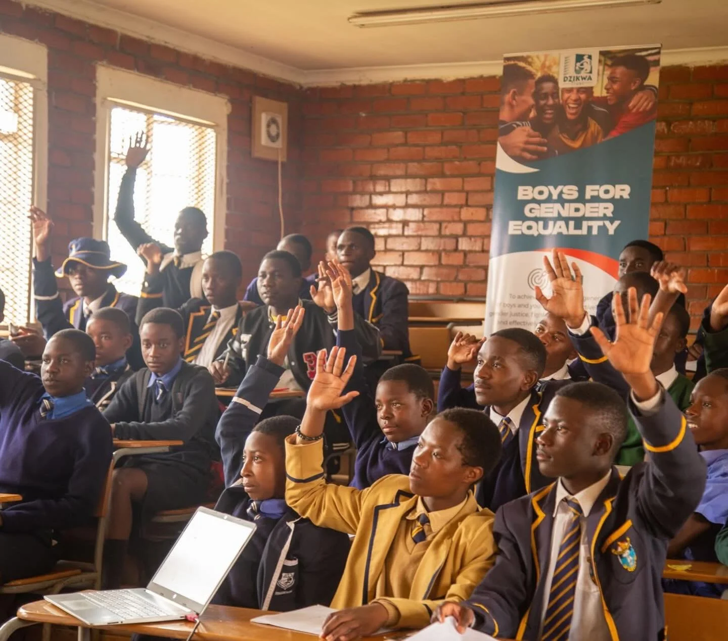 Dzikwa Trust toteuttaa Boys for Gender Equality -ohjelmaa Kuwadzana 2 High Schoolissa. Ohjelma rakentuu 19. marraskuuta vietett&auml;v&auml;n kansainv&auml;lisen miesten p&auml;iv&auml;n hengess&auml; ja edist&auml;&auml; positiivista maskuliinisuutt