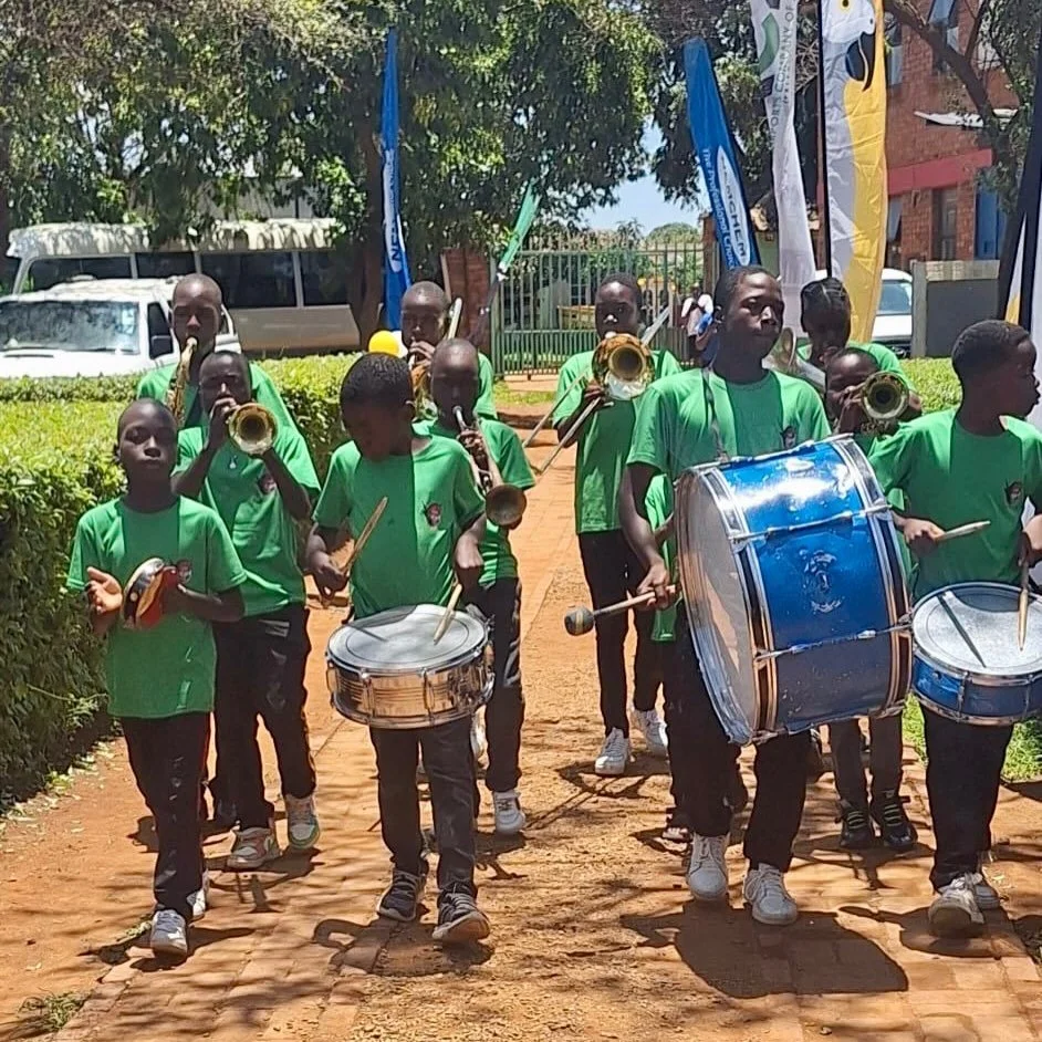 Zimbabwen lentokentt&auml;yhti&ouml; ACZ on tehnyt yhteisty&ouml;t&auml; Dzikwa Trustin kanssa vuonna 2025. Meill&auml; on ker&auml;yslaatikoita Hararen lentokent&auml;ll&auml;. Perjantaina 12.12. ACZ j&auml;rjesti "Make a Difference Day" -