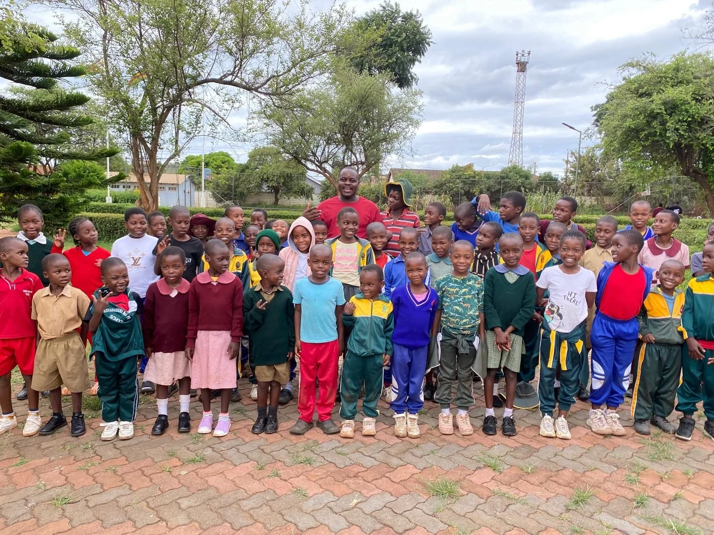 Kummikirje 1/2026: 🇿🇼 Zimbabwessa elet&auml;&auml;n ratkaisevia hetki&auml;! 🌍

🌧️ Sadekausi helmi&ndash;maaliskuussa on ollut runsas, mutta ep&auml;tasainen: osa alueista k&auml;rsii kuivuudesta, osa tulvista:
🌽 Maissia on silti kylvetty jo 1,8