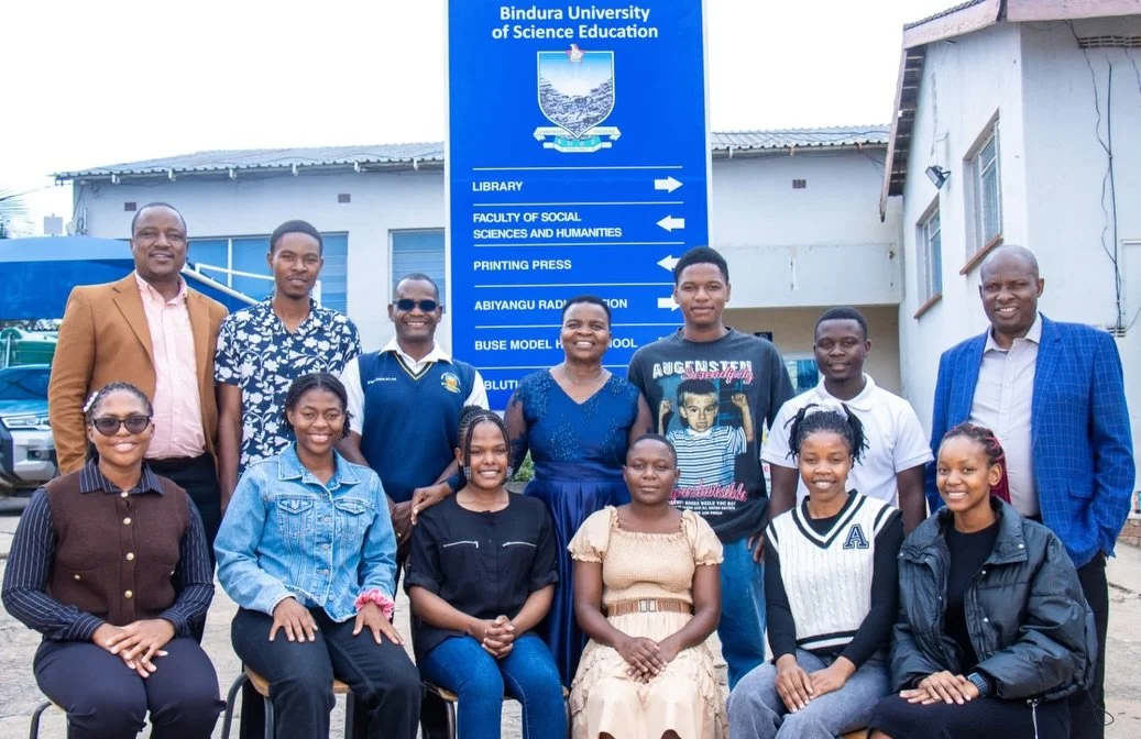 Haluaisitko auttaa tarjoamalla perhemajoituksen zimbabwelaiselle yliopisto-opiskelijalle Suomessa? 🇫🇮🙏💗

Kyseess&auml; on Laurea AMK:n hanke, jonka puitteissa Binduran yliopiston sosiaalitieteiden ja humanististen tieteiden opiskelijat ja opettaj