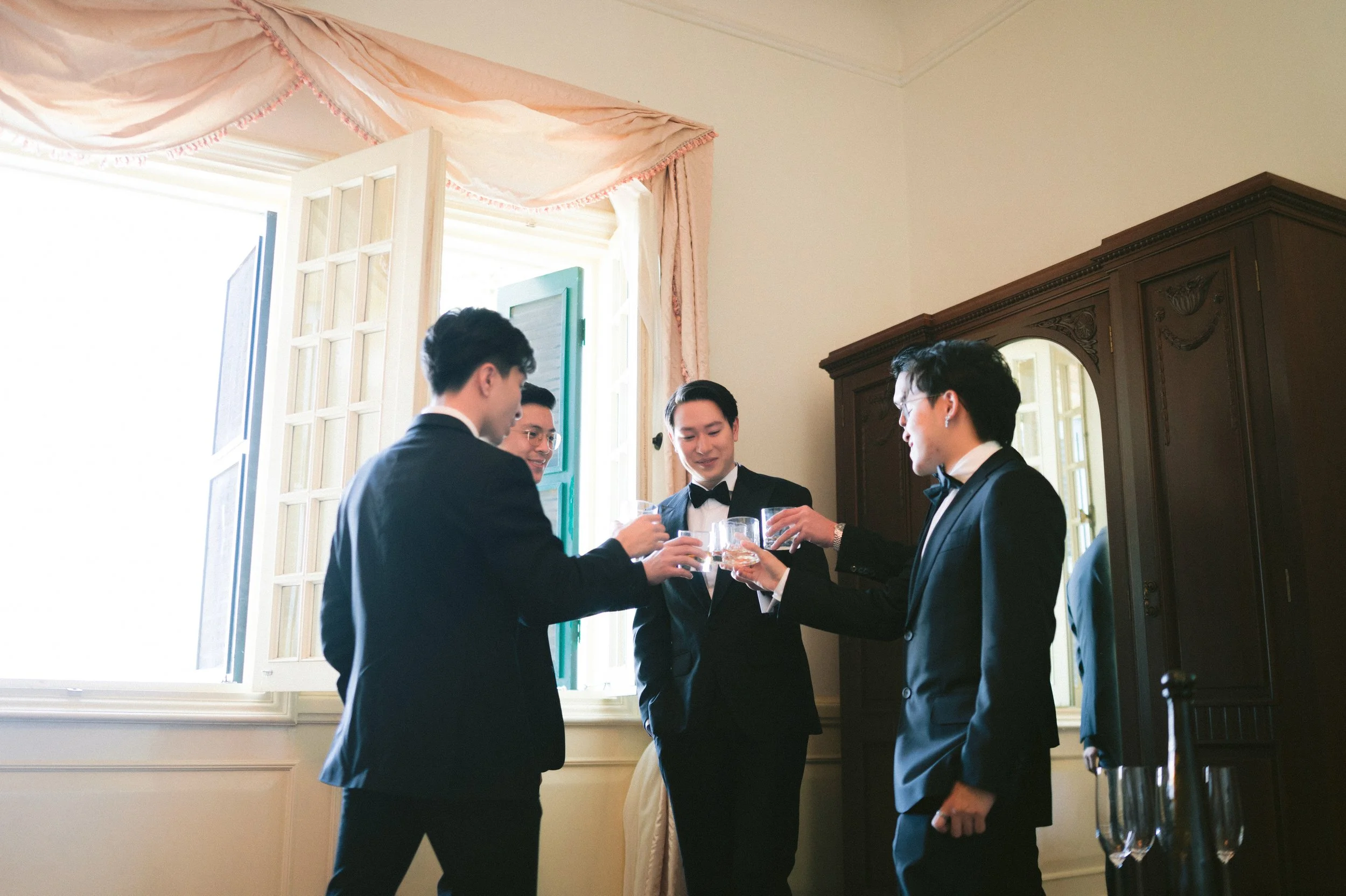 SneakpeeksL&M'sWedding-54.jpg