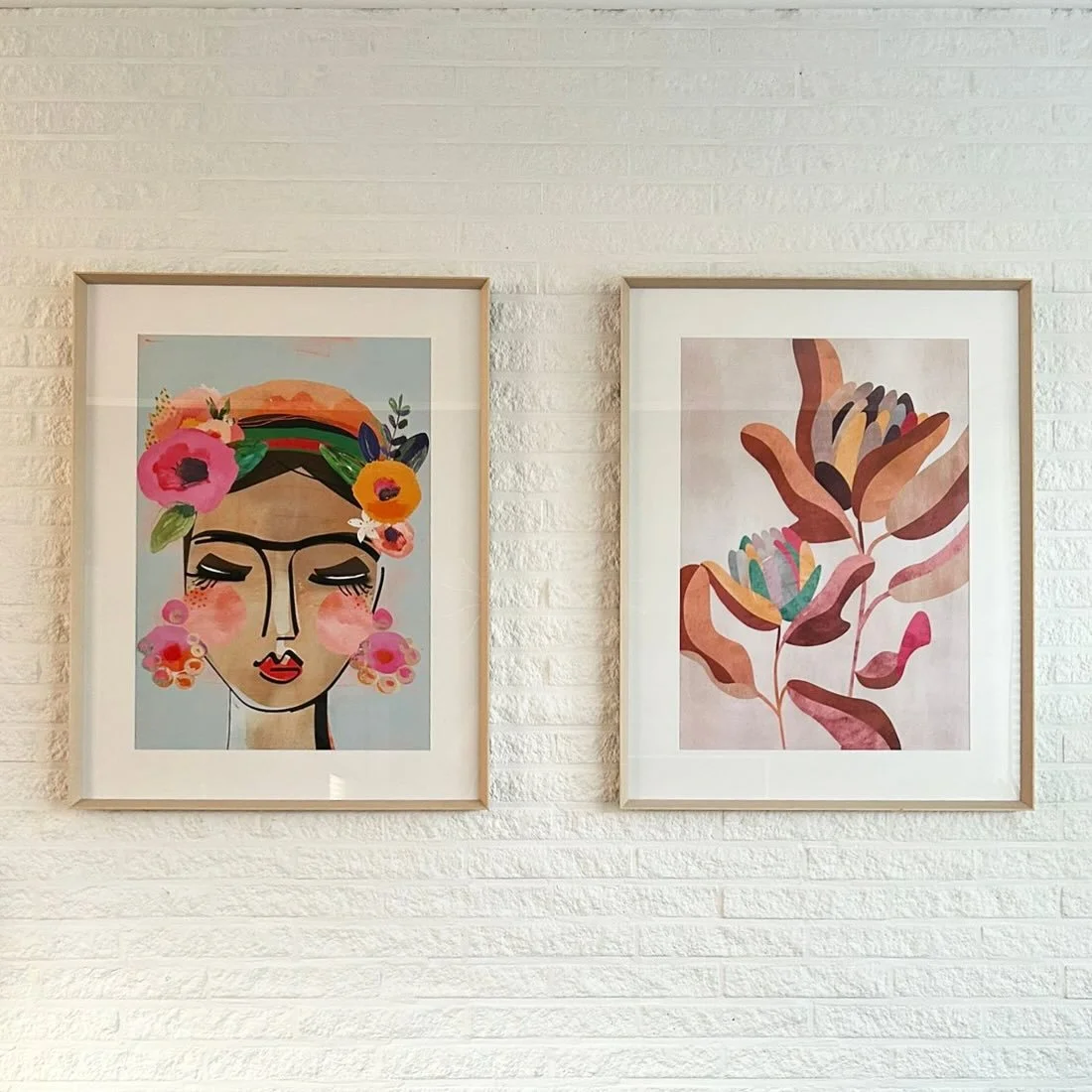 Een perfecte combi!! Wil jij ook iets moois aan de muur? We denken graag met je mee! Deze lijsten hebben een Arctic-White passe-partout, hierdoor komen de kleuren nog beter over. 60 x 80 #lijstenmakerij #handwerk #kunstaandemuur #lijsten #passepartou