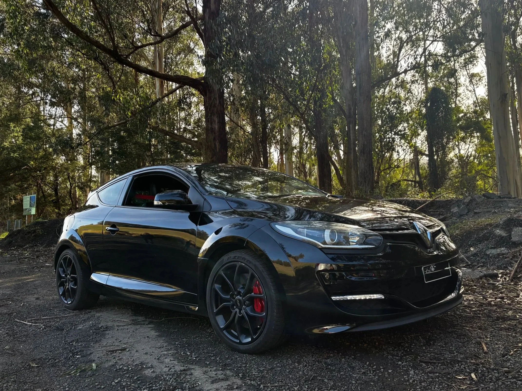 Warrens black RS Megane 6 speed manual may have serious hairdresser vibe, but on track it’s all business. Sleek, nimble and devastatingly quick through the corners, this little Renault loves to surprise people. I still needs some pink plates.