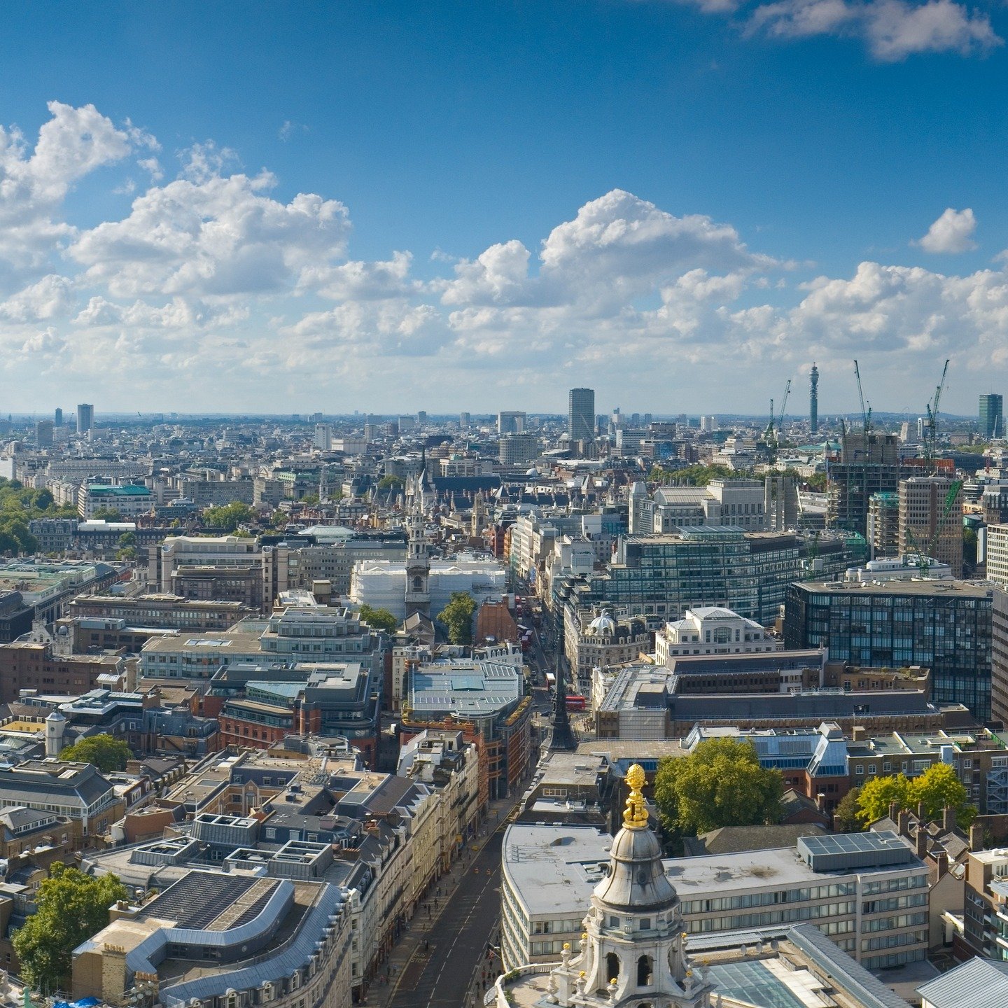 Happy Monday, folks!

As summer begins, we are seeing a steady rise in interest from international clients keen to secure a London property. 

Stock levels across the capital are healthy, giving buyers plenty of choice, but with asking prices varying