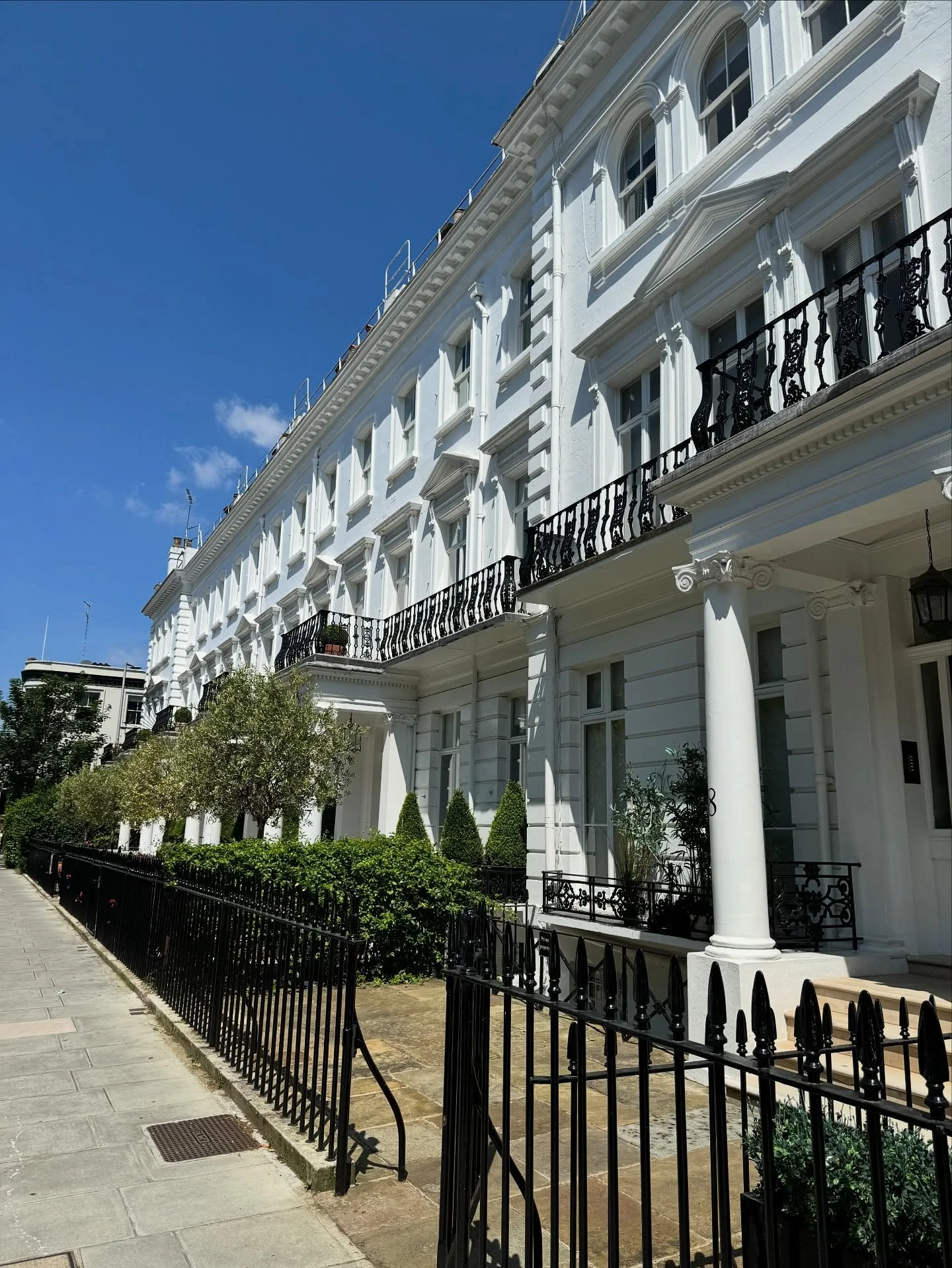 🎥 Featured on Sky News!

Buying a new home is exciting &mdash; but what if you unknowingly move in next to the neighbour from hell?
I was recently asked by Sky News to share my advice on how buyers can spot the warning signs before they commit. 

Fr