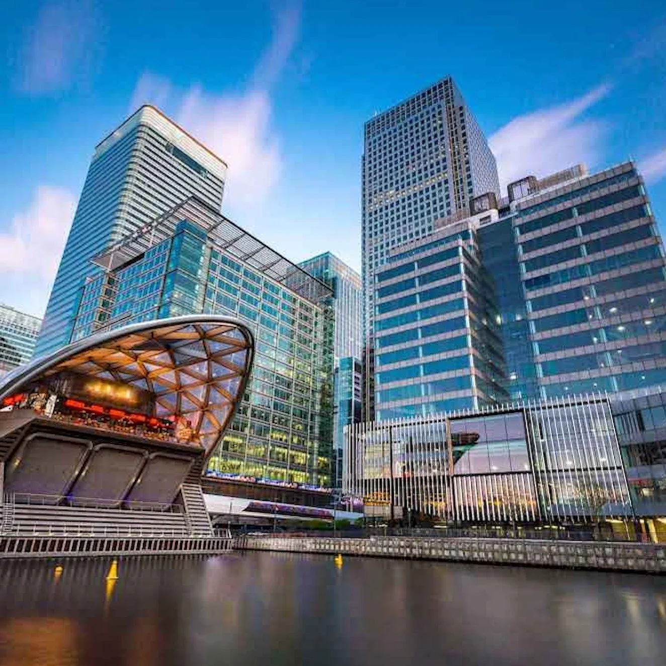 🚨 Retained Client Requirement &ndash; Canary Wharf | Budget c.&pound;6m

We are seeking a high-quality apartment in the Canary Wharf area for a retained client with the following criteria:

 🛏️ 3 bedrooms / 3 bathrooms
 🌆 High floor preferred
 📏 