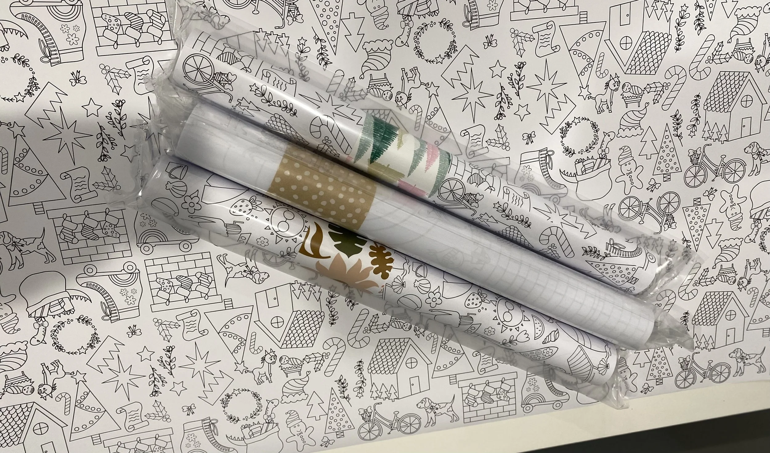 Colouring in roll bundle: Summer, Christmas & unicorns- kids activity pack