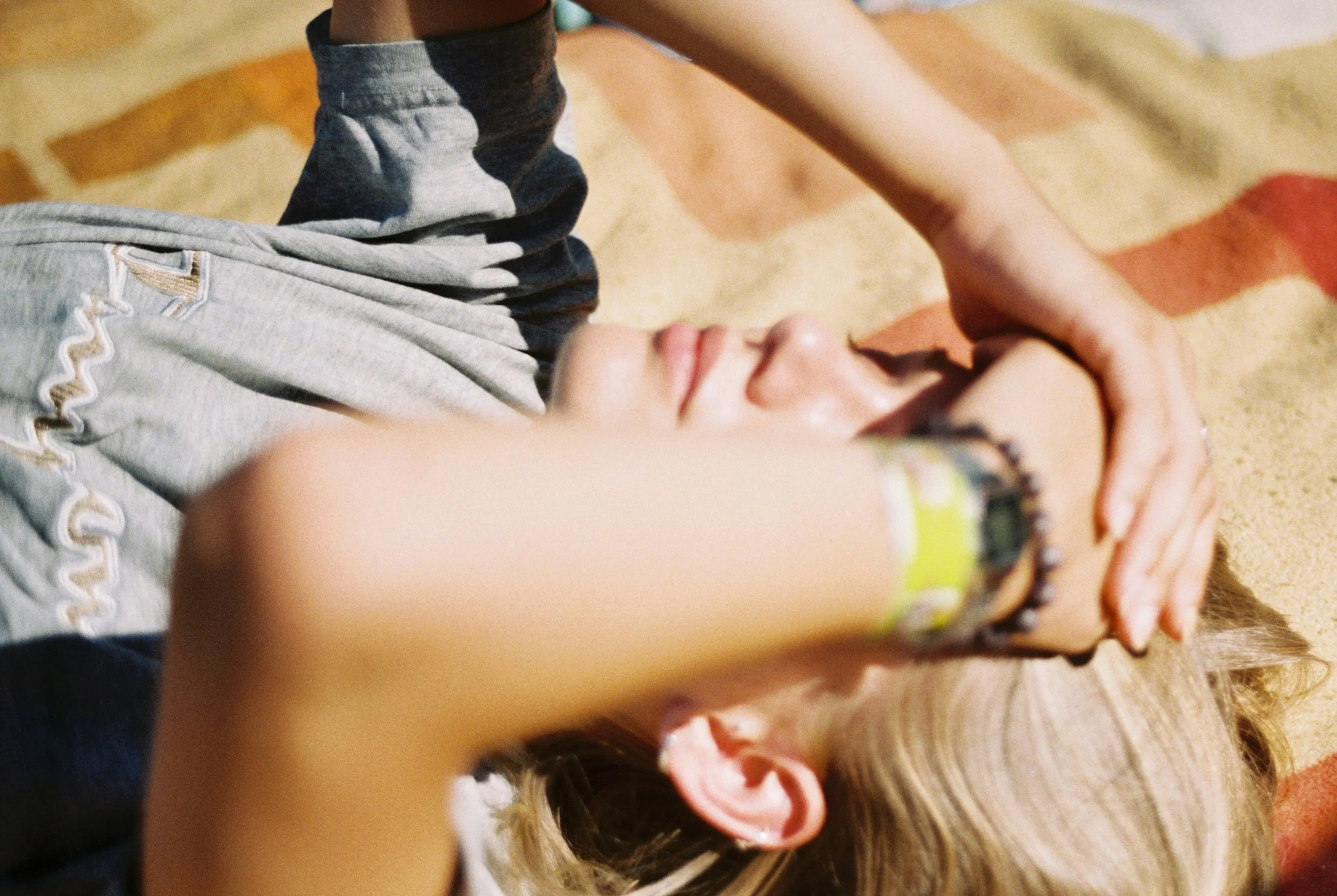 The Summer Screen-Time Truce: How to Set Boundaries Without Ruining Everyone’s Holiday