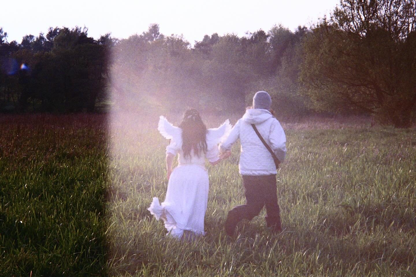 behind the scenes photos from our fashion film πͺ»πͺ»πΉ
(2/3)
photos, styling (rachel), and creative direction by me <3
styling (luke) & creative directors — @siz.fcp @erinsquirrell
styling (rachel) & creative direction — @lil