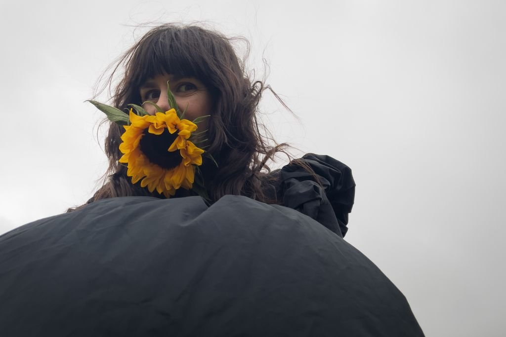 Chwaer Fawr New Single ' Byw yn ôl y Sôn ' Out Now Photos: Gruff ab Arwel Words: Beast PR