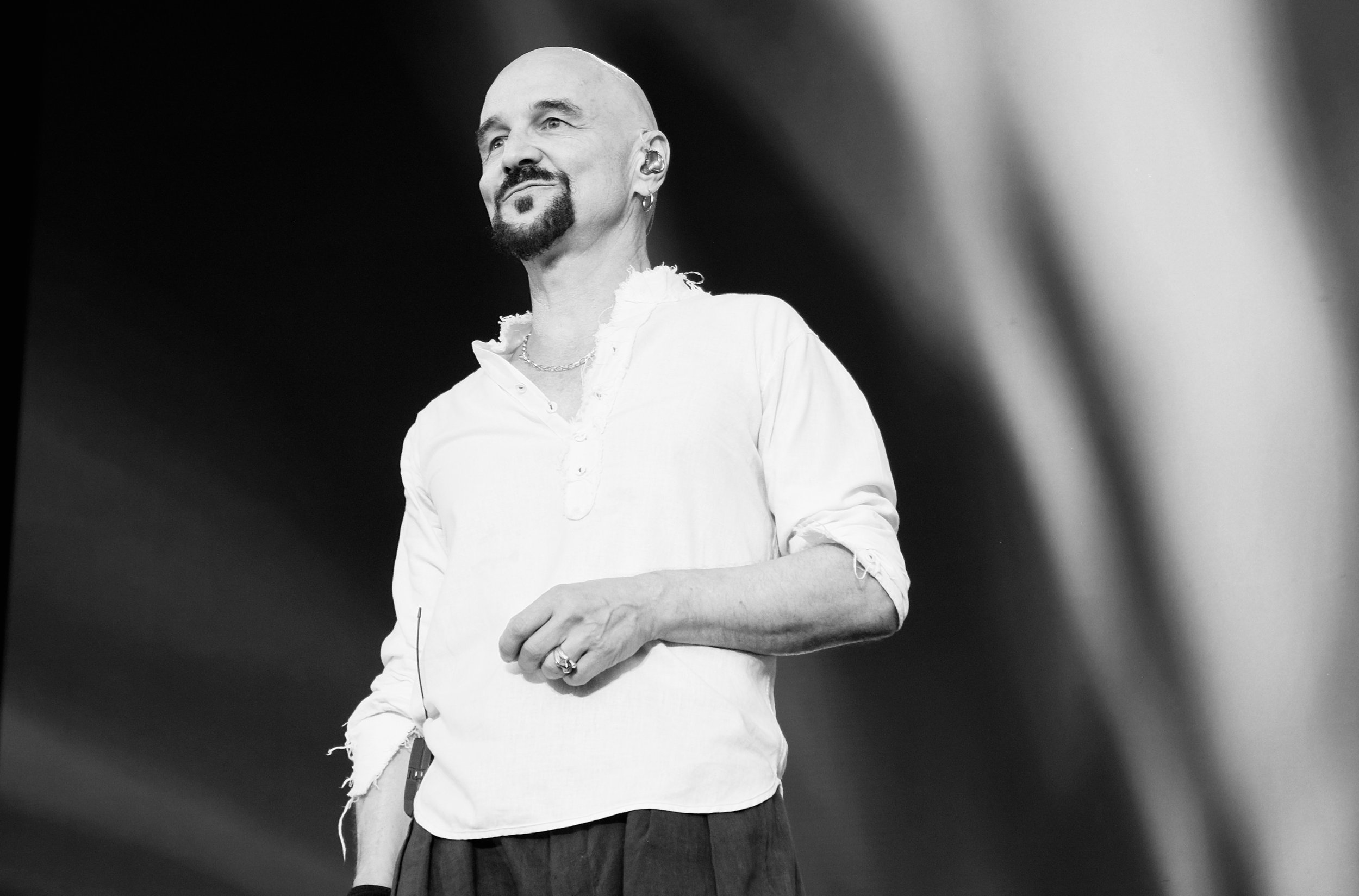 “Sit Down” singer, James, makes his way to Cardiff Castle Words: Arran Clark Photos: SceneBean