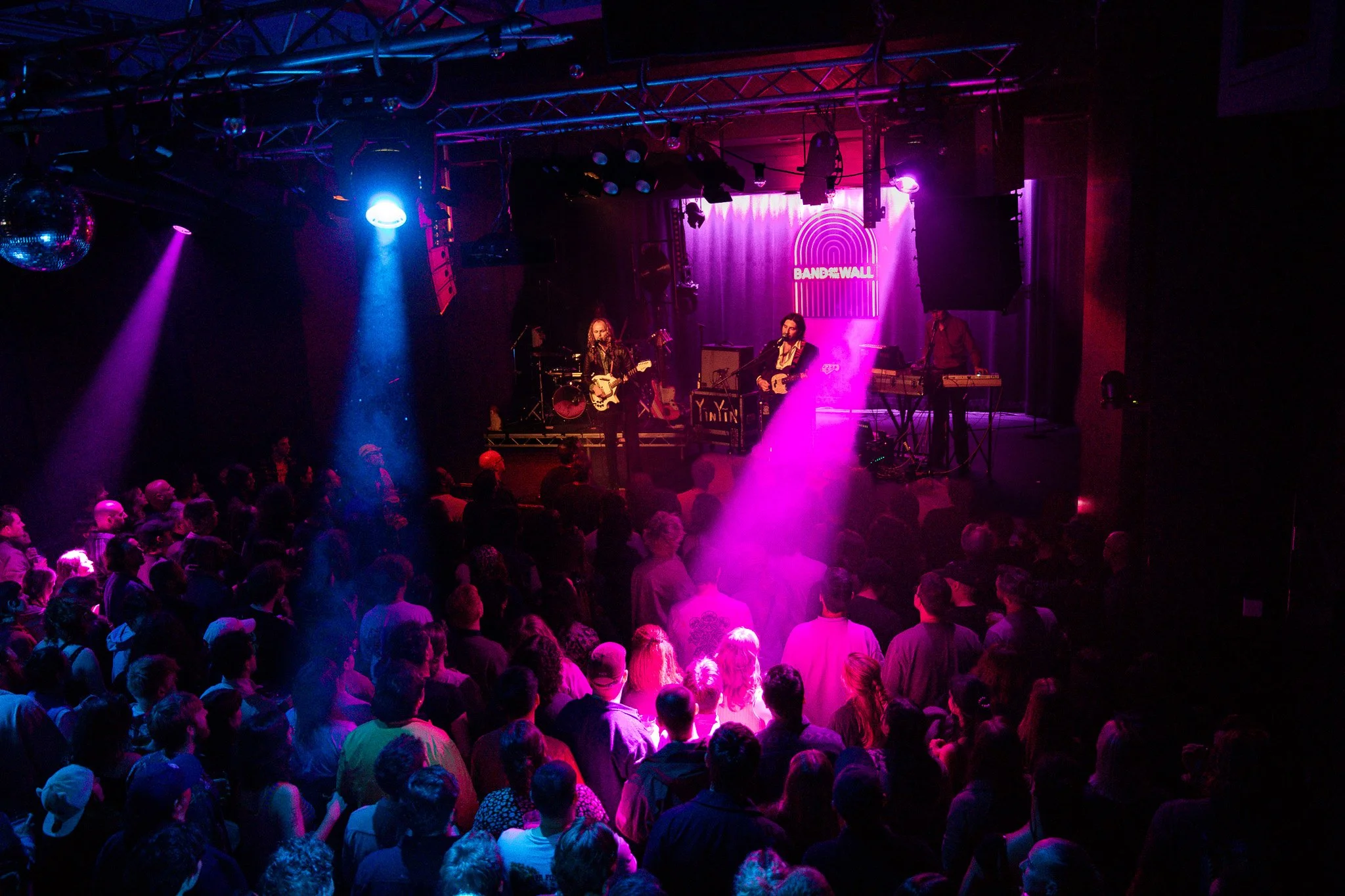 Yīn Yīn turn Band on the Wall into a funk-fuelled machine