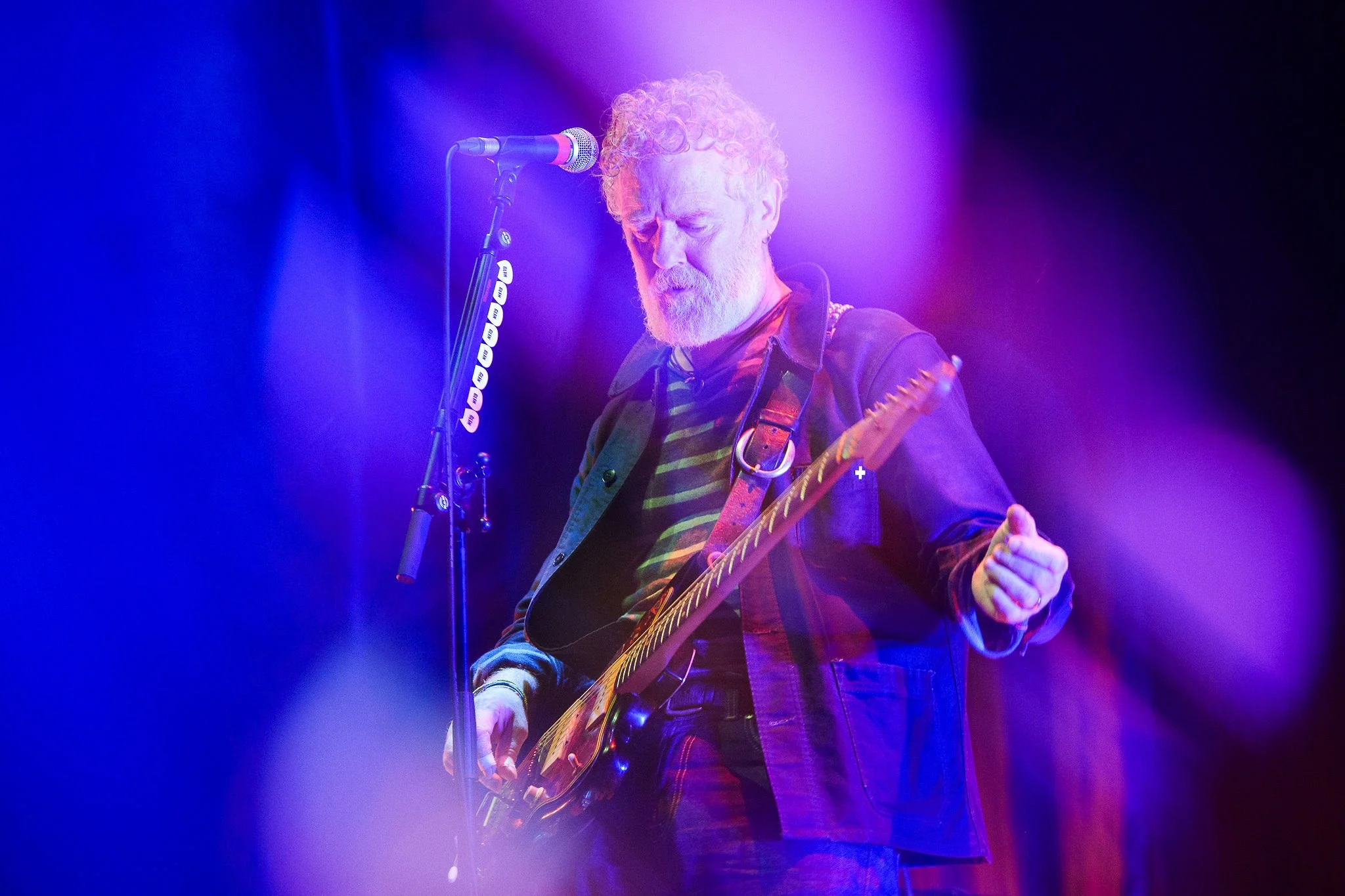 Glen Hansard rewards the faithful and wins over newcomers
