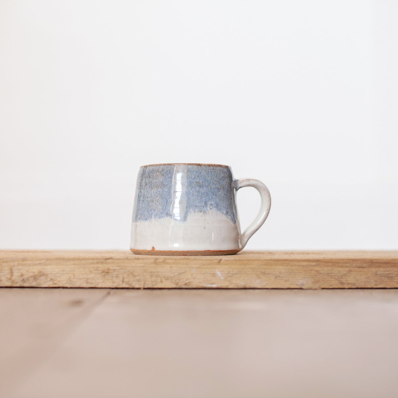 GP_231125_BlueSpecMug05.jpg