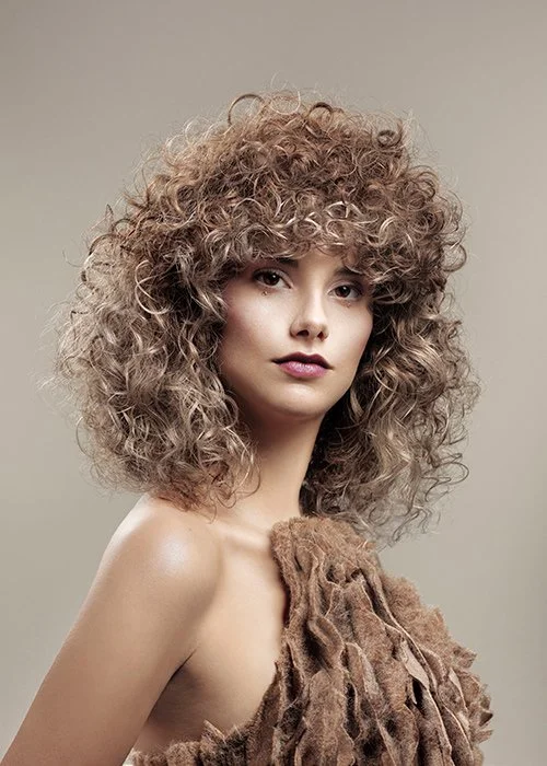 Un look creado en la búsqueda de la naturalidad


Gloss Pearl
Un look creado en la búsqueda de la naturalidad, con unos acabados que tienen como objetivo realzar la propia belleza natural. La mezcla de tonos .8 busca sacar ese lado más natural de nue