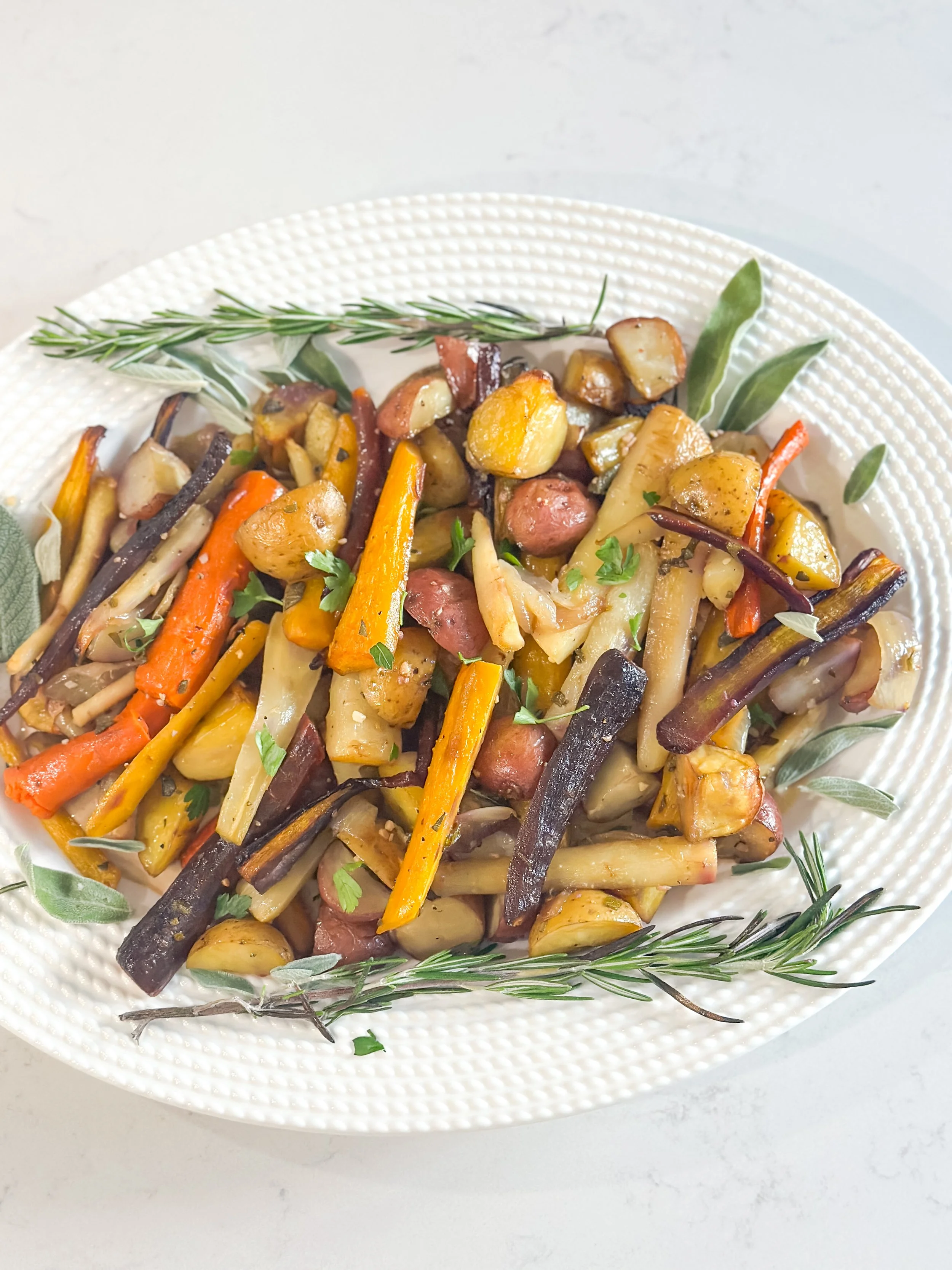 🥕 Roasted Carrots, Potatoes, Onions + Garlic with Sage
