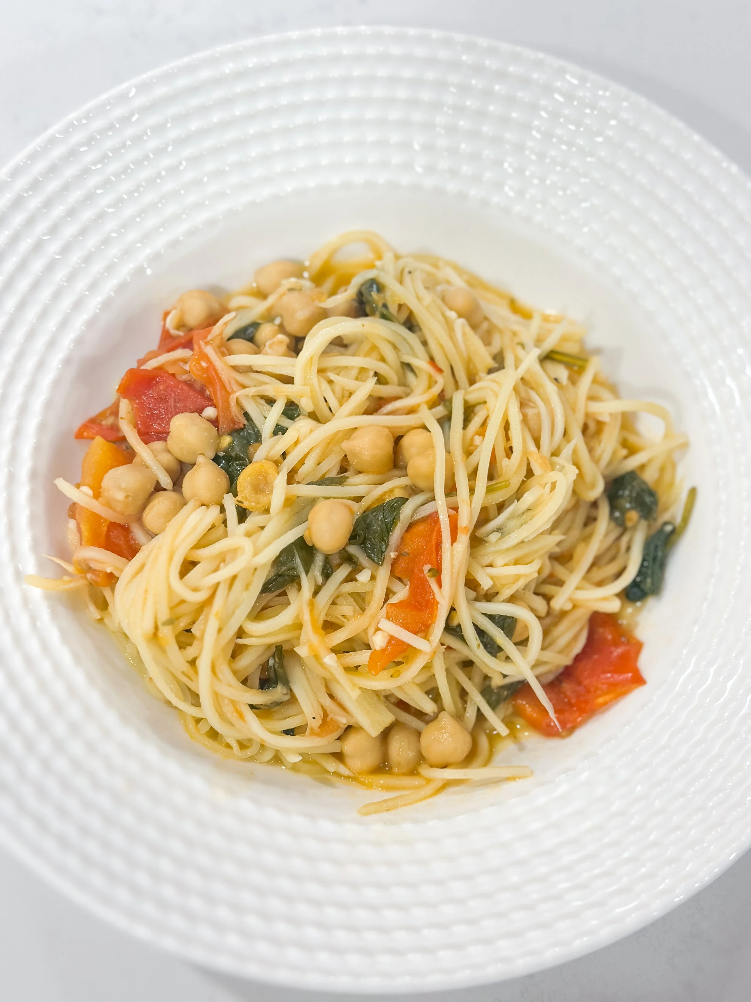 Pasta Pomodoro with Palmini Angel Hair, Chickpeas &amp; Spinach