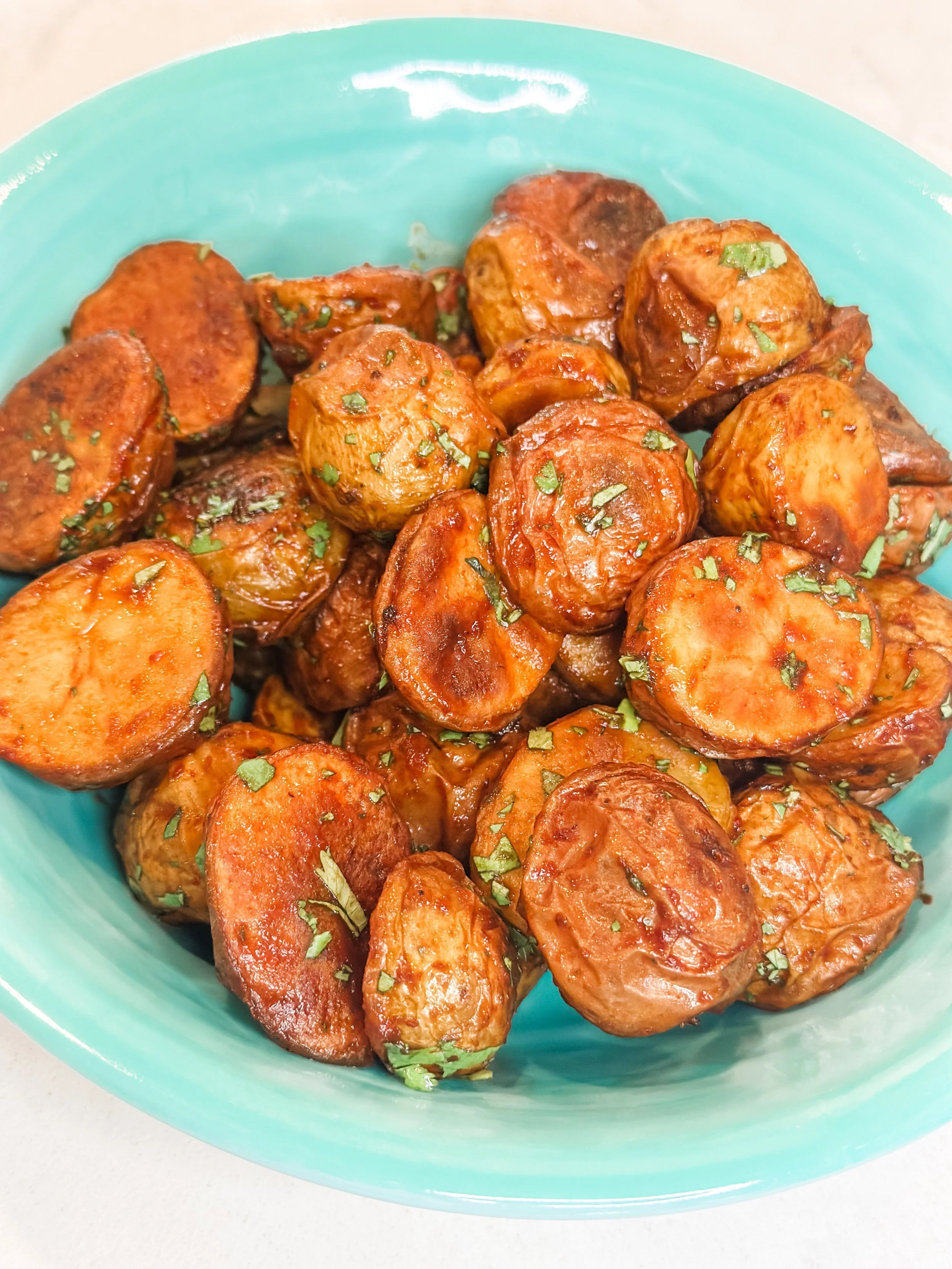 🔥 Crispy BBQ Red Potatoes with Garlic, Onion & Cilantro — Kelly's Green ...