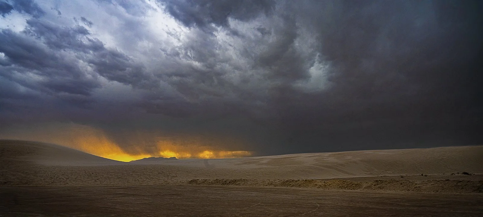 Approaching Storm by Peter Thomasson