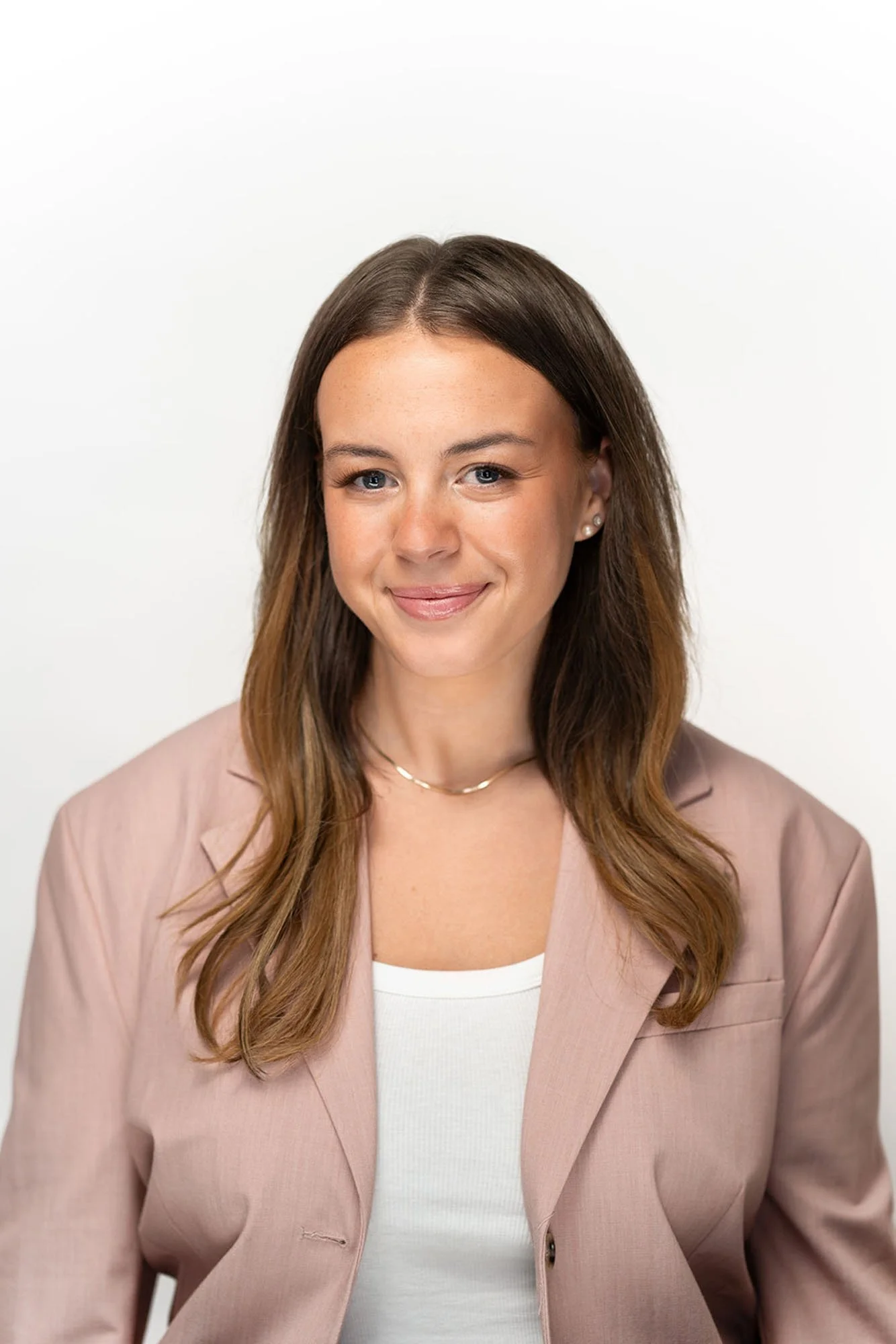Samantha
Assistant Account Executive
