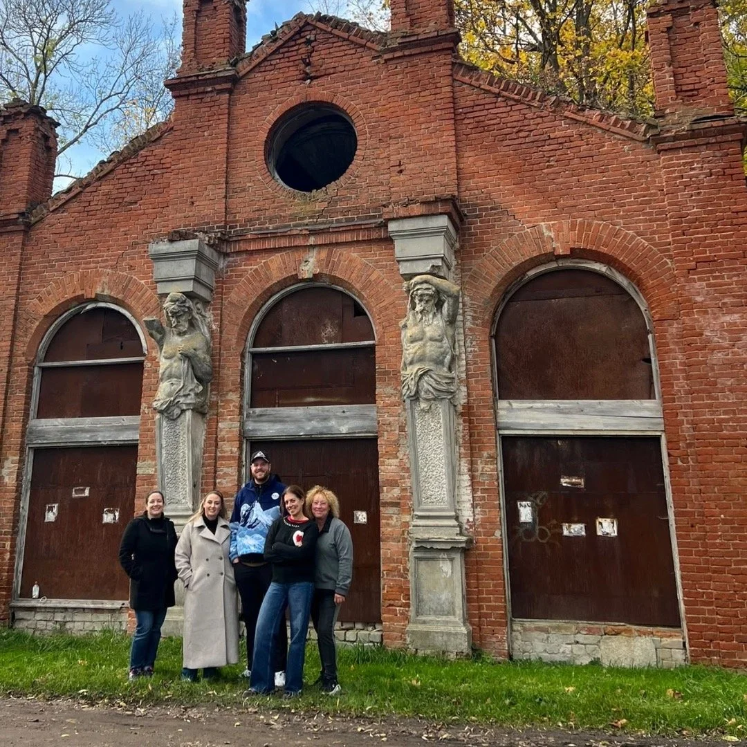 Lentvaris Manor on a Trakai tour detour, Patricija is a creative and she will not stop until every stone of Lithuania is turned over. Also where i bought a 1500&euro; but only worth 500&euro; subaru #tourlithuania