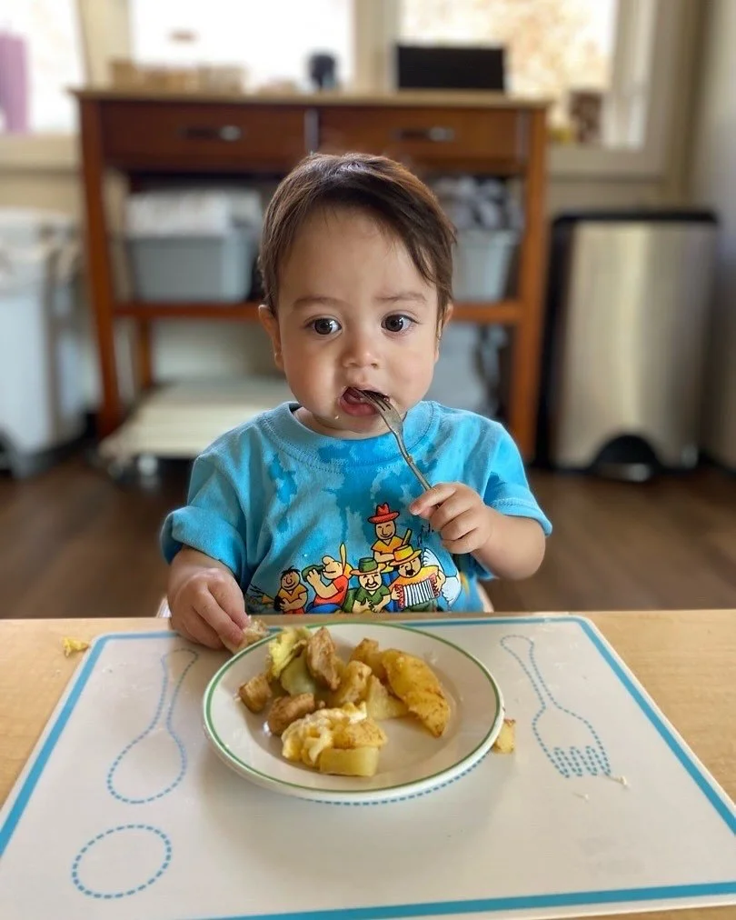 Happy Friday from Nido ✨
The Nido environment lays the foundation for Montessori learning, beginning with independence and respect for the child. From an early age, autonomy in feeding supports confidence, coordination, and self-trust. Here, a capabl