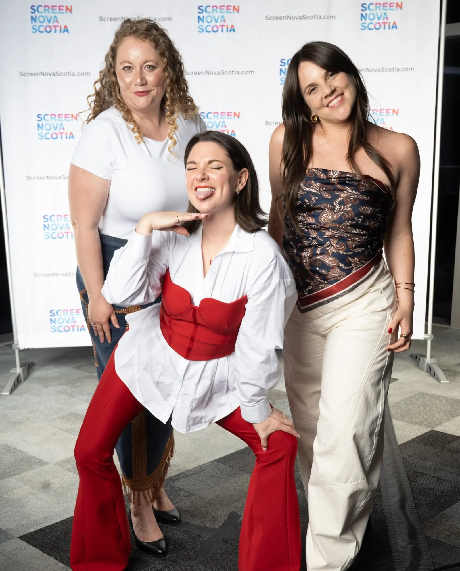 MEG HEADS @screen_ns ❤️ 

So proud of this show, this team &amp; grateful for how NS showed up for us to make this show possible!!! 

&amp; damn we clean up nice!

@fibetv1 
@screen_ns 
@nsgov
