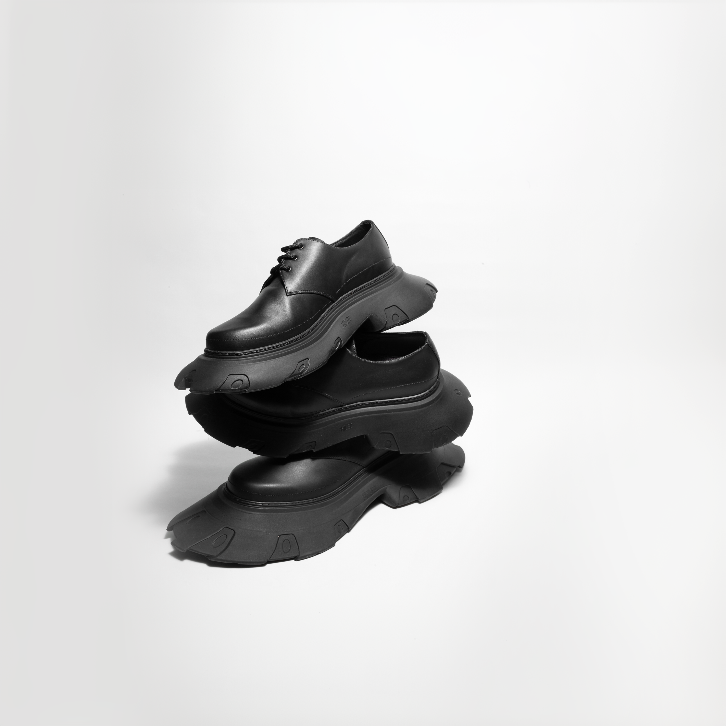 8_10 - COMME des GARÇONS - PHILÉO - 2024 - Pic 1.1 QHD.png