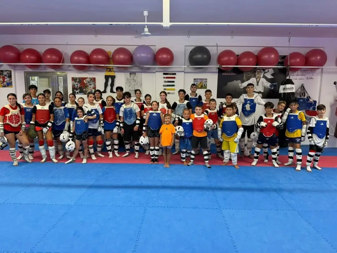 Day 2 &mdash; strength, power, lateral movement and plyo in the morning; strategy, block-cancelling and precision scoring in the evening. Adjusting to the new electronic systems kept us sharp. Mazara energy still going strong 🇮🇹🥋🔥