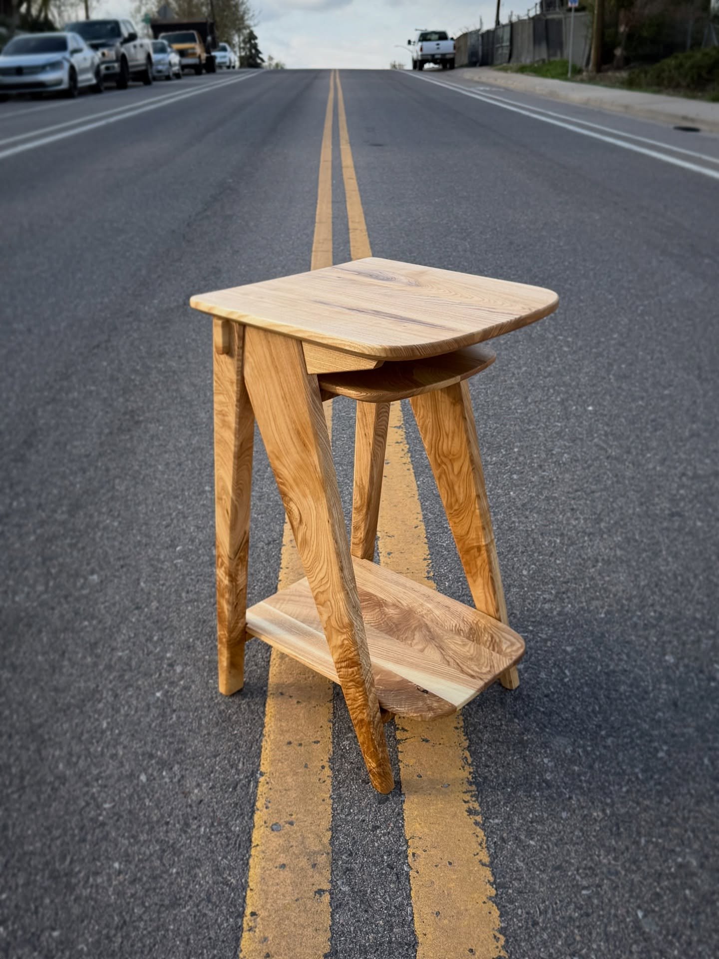 ✨ Marcia Side Table ✨

#sidetables #woodfurnituredesign #angles #hardwoodfurniture #angledjoinery #handcrafted #handmadefurniture #table #endtable #couchtable