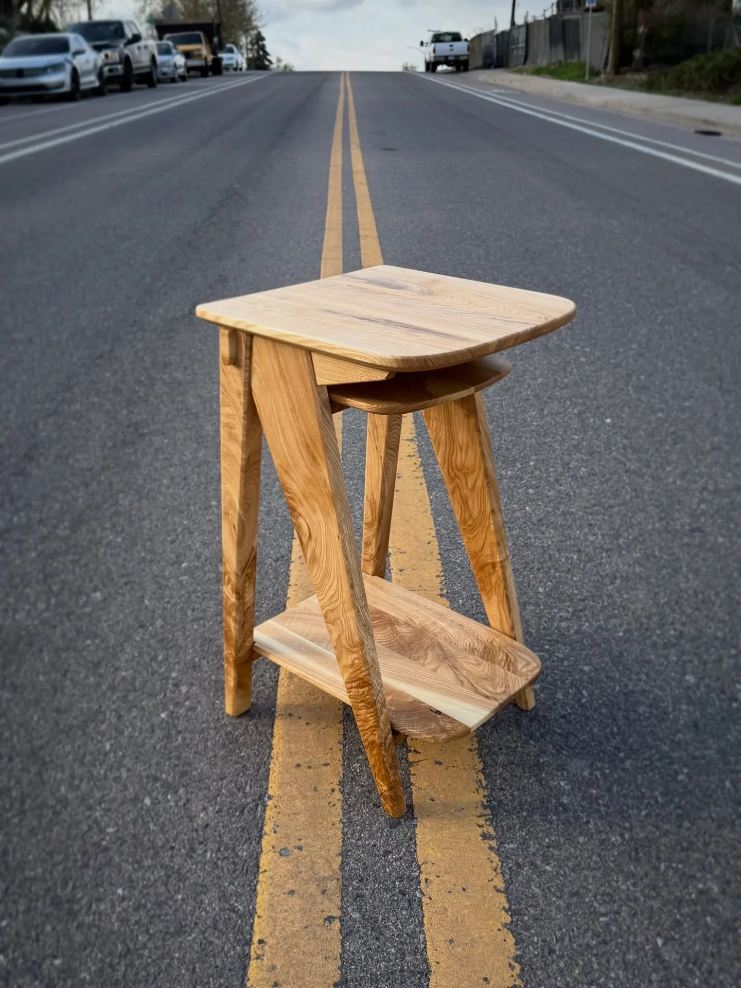 ✨ Marcia Side Table ✨

#sidetables #woodfurnituredesign #angles #hardwoodfurniture #angledjoinery #handcrafted #handmadefurniture #table #endtable #couchtable