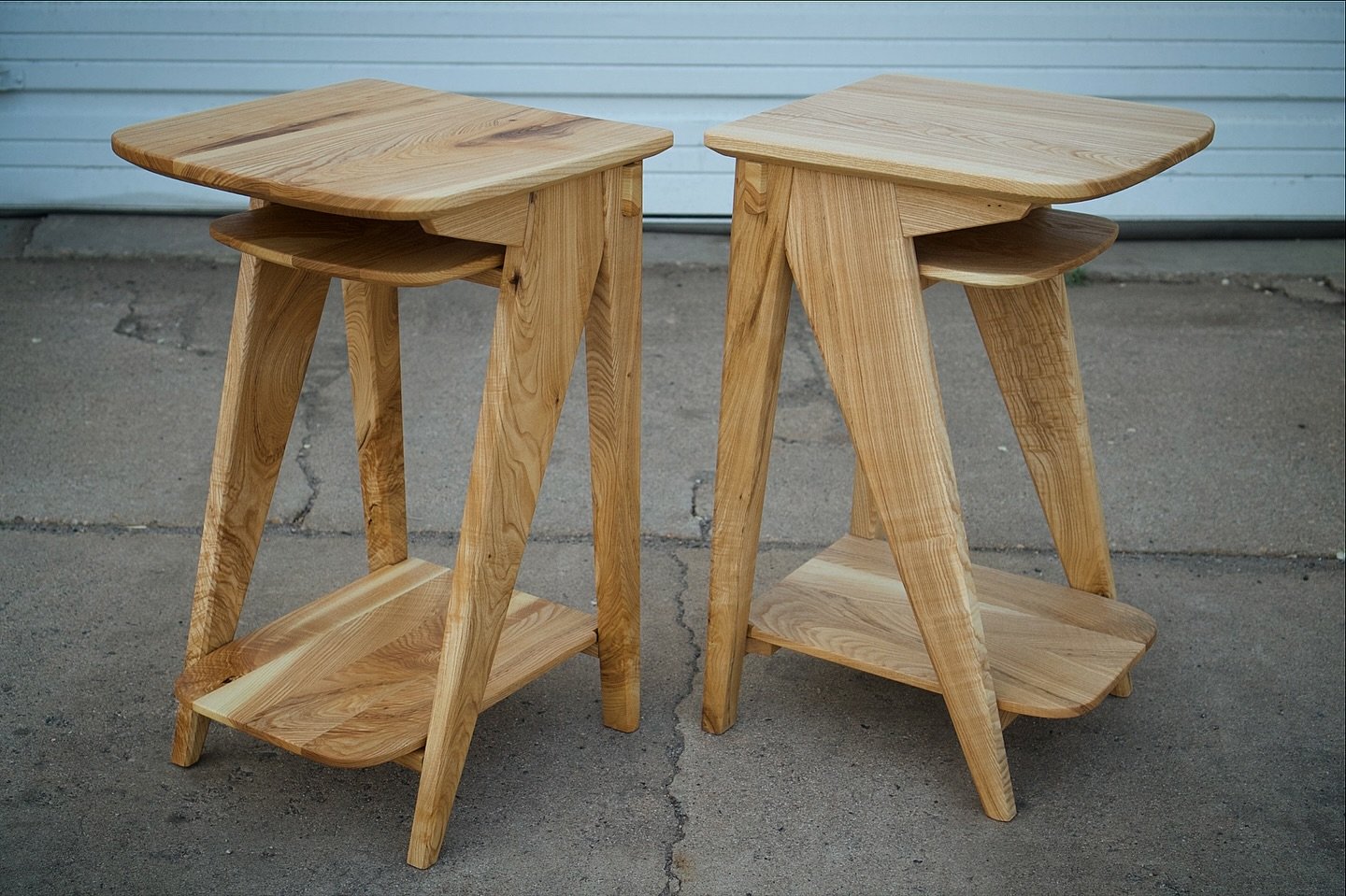 A pair of side tables for our friend in Boulder. 
Solid White Ash 🌳 
16&rdquo;x16&rdquo;x26&rdquo; 
🕊️🦇

#modernfurniture #midmodfurniture #hardwoodfurniture #taperedlegs #twins #curlyash #ribbongrain #bridlejoint