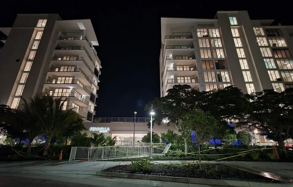 Before the sunrise this morning, our project Peninsula Residences Sarasota was illuminated and looking stunning. 🌅✨
We love the final result featuring @eswindows_ throughout, a perfect blend of luxury and tranquility that adds elegance to the city