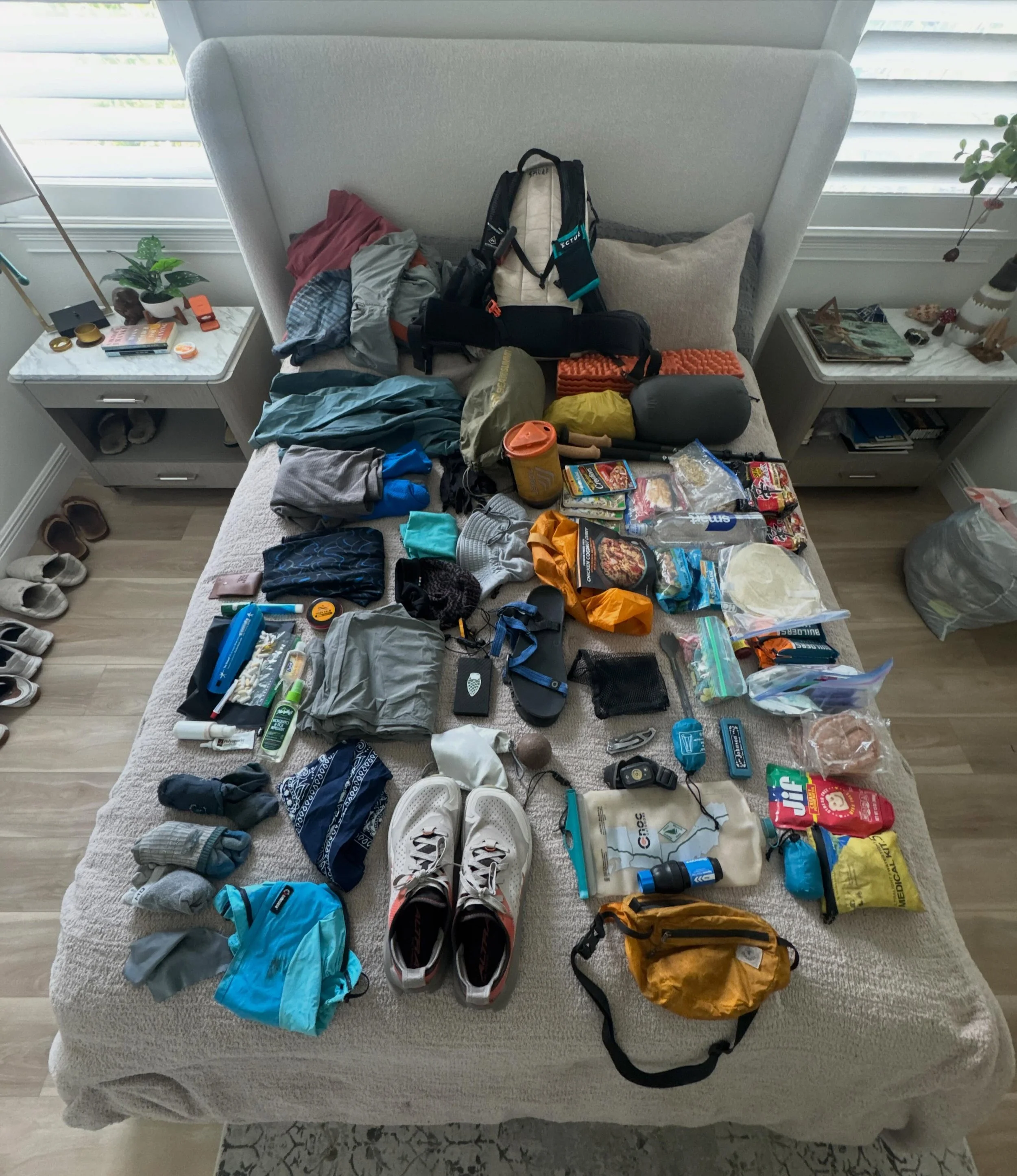 Everything I&rsquo;m bringing on the Appalachian Trail&hellip; despite the songs advice, I will be chasing waterfalls 😎

Bag weight: 35 lbs
Base weight: 25 lbs
Big 4 weight: 12 lbs

I have to hike 114 miles to make it to the first town so I have 6 d