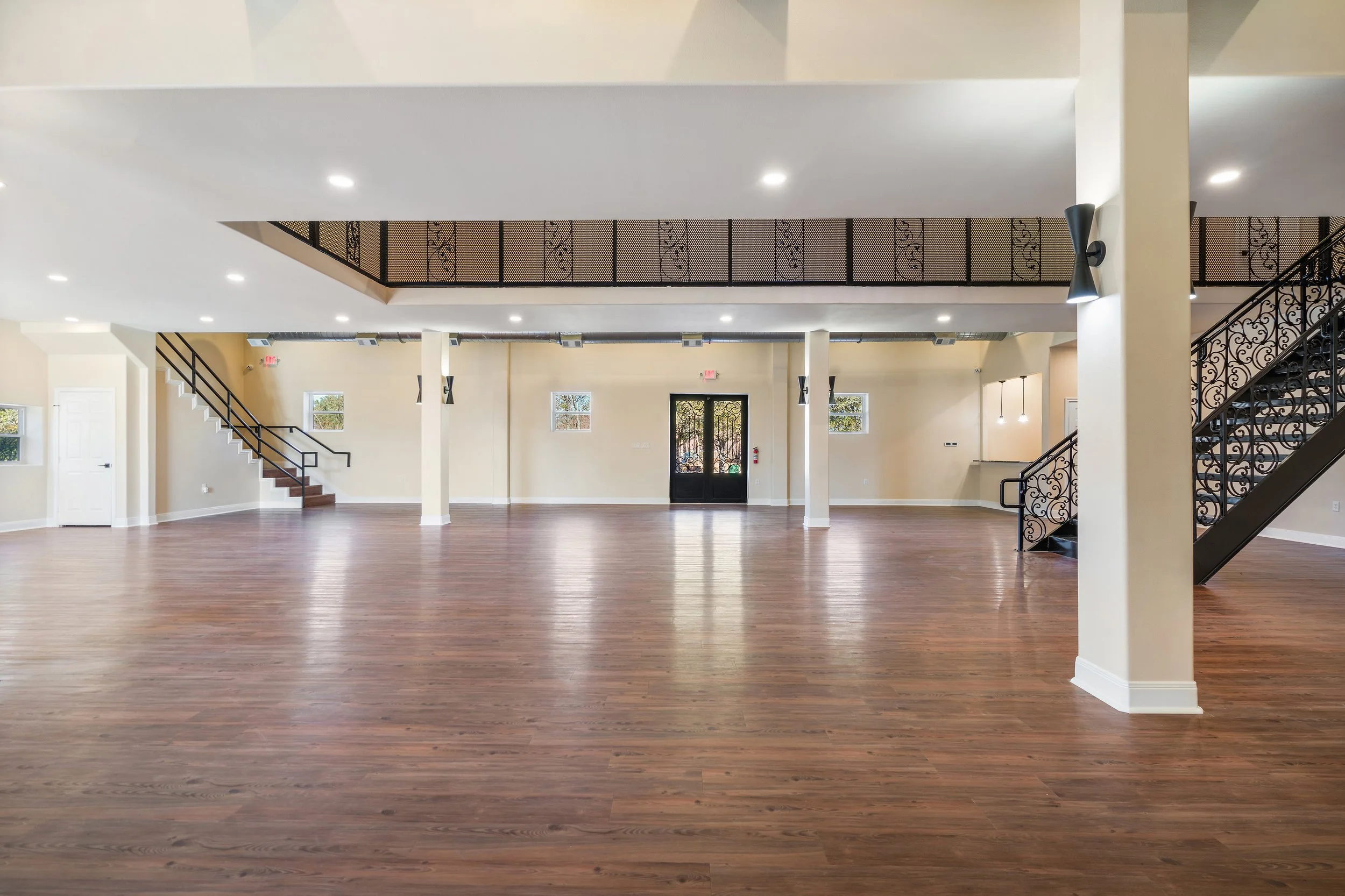Questions to Ask a Wedding Venue on a Tour Before You Book