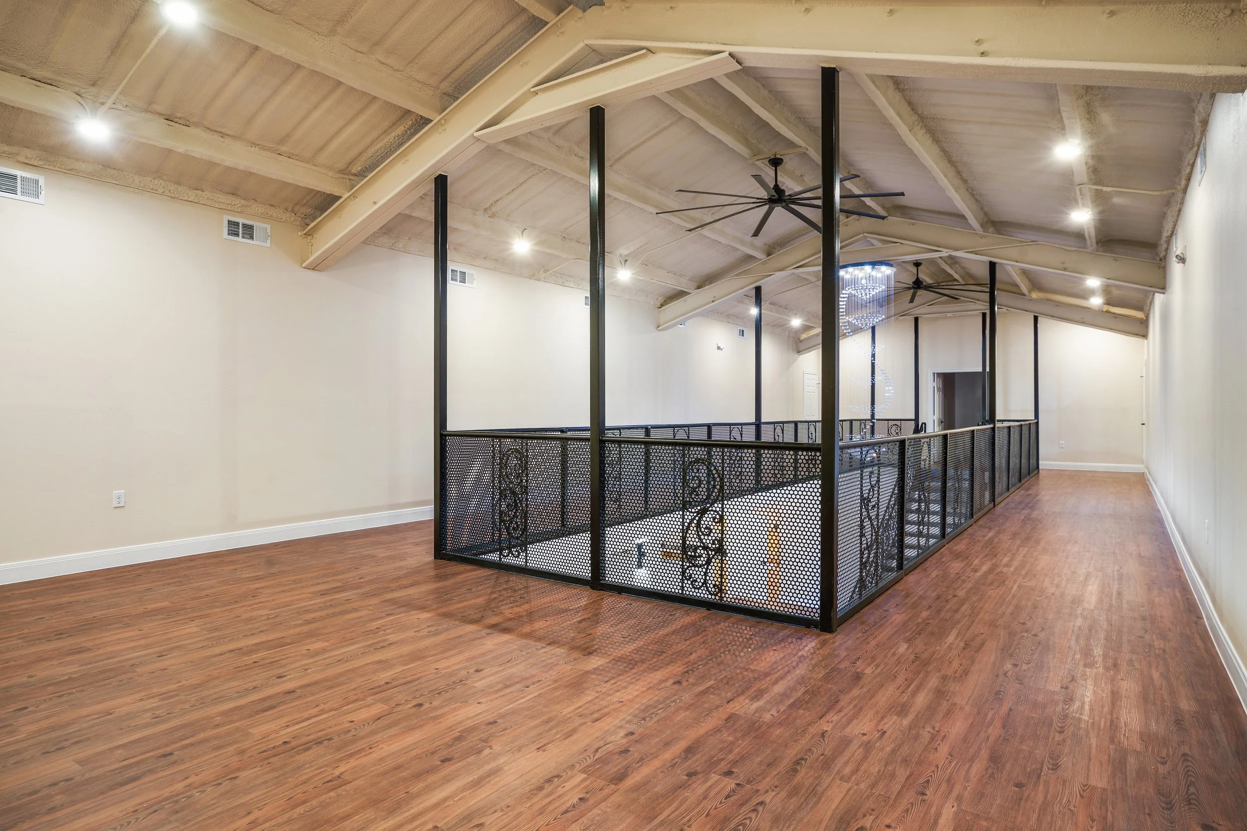 Make Sure Your Venue Is Large Enough for Your Wedding Reception