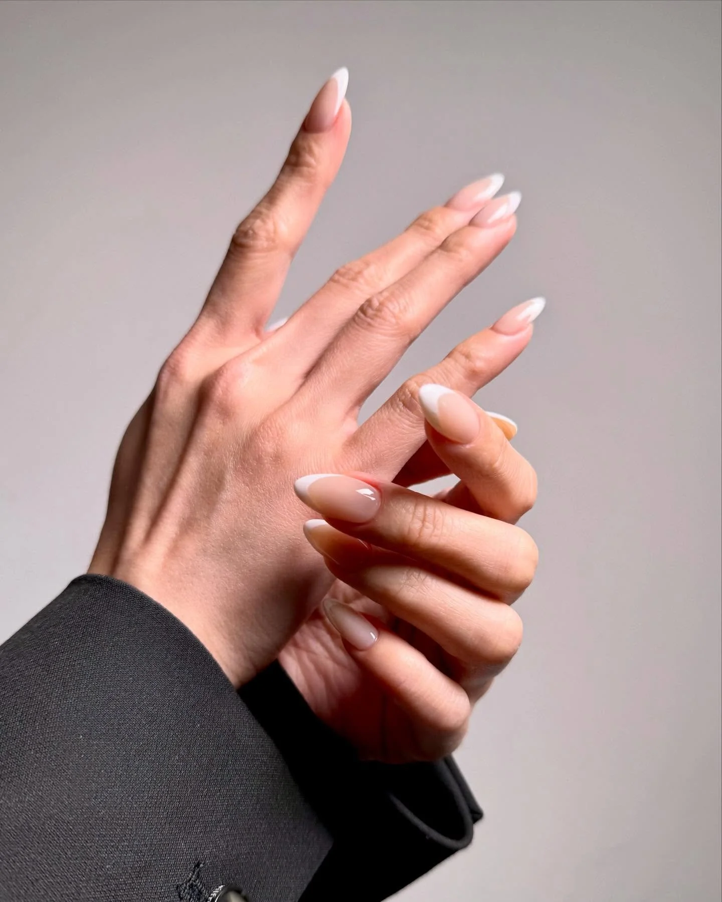 Because classy never asks for attention &mdash; it just gets it. 

#frenchmanicure #gelmani #torontonailtech #torontonails #japanesemanicure #japanesenail #nailart #nailsnailsnails #naildesign #naildesigns #nail #nailoftheday #nailobsession #nailaddi