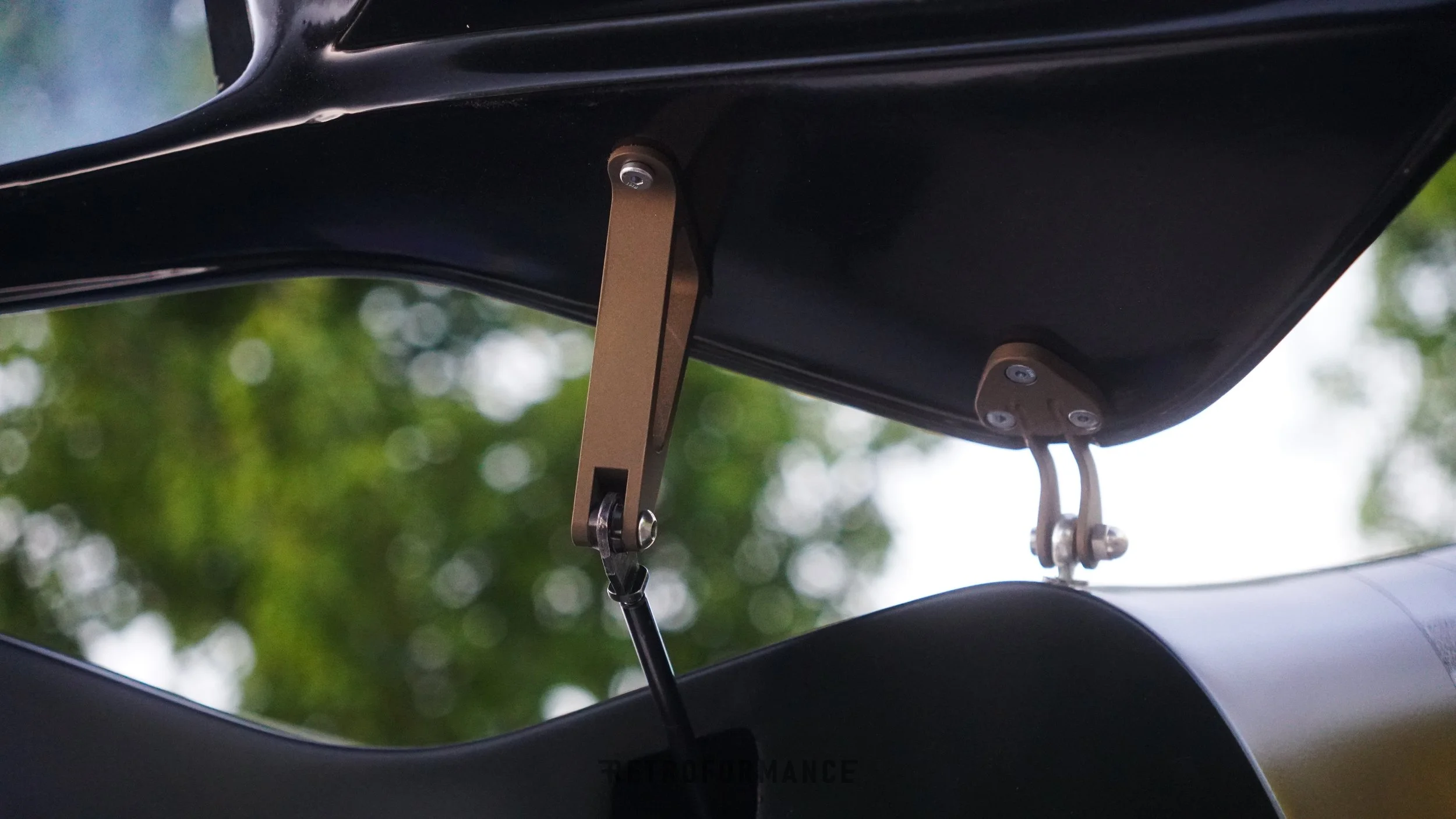 M6GT Door Mechanism Detail