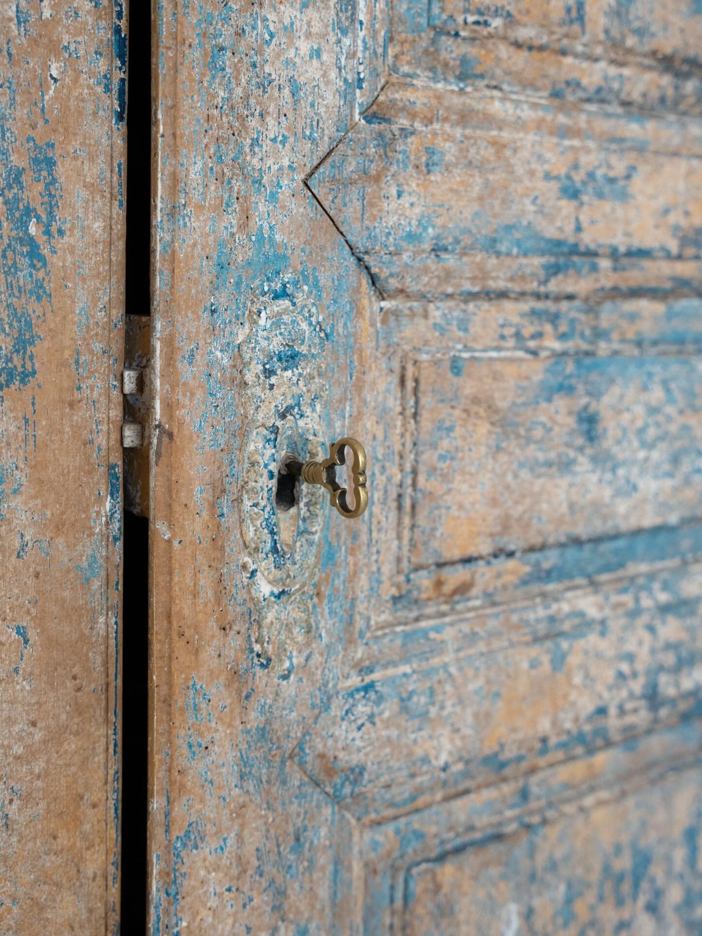 French Armoire with original paint circa 1720. DM for more information 
.
.
#InteriorDesignInspo #DesignerFavorites #InteriorStyling #CuratedHome #CollectedInteriors #DesignWithHistory #InteriorDesignGoals #DesignDetails #ModernTraditional #DesignInN