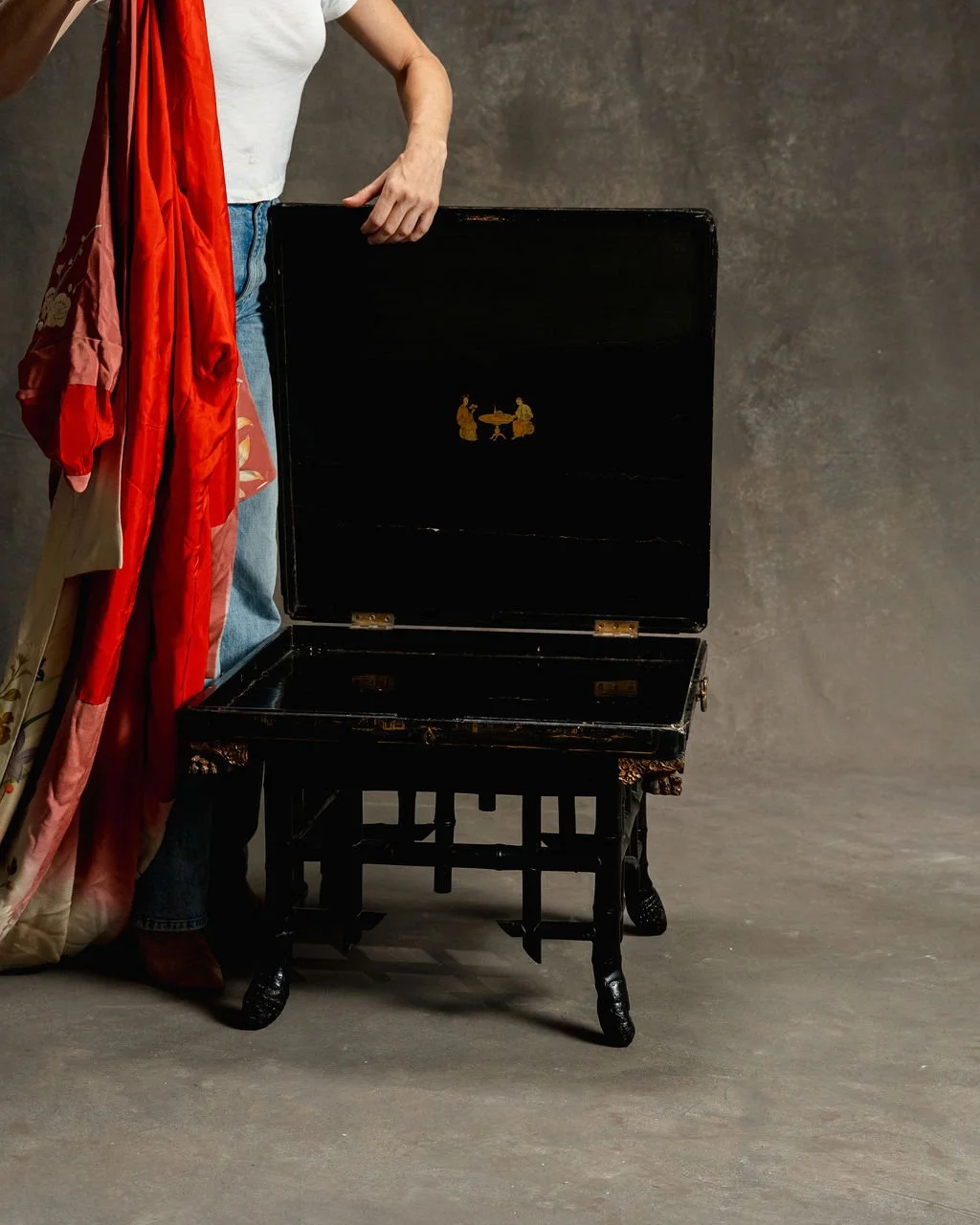 Early 19th Century Robe Box.jpg