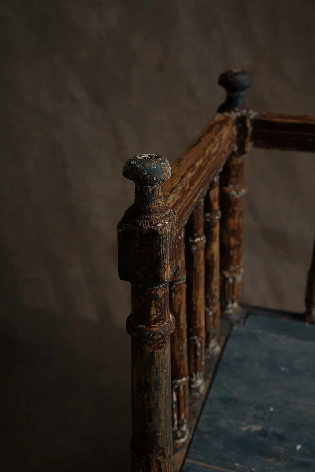 Swedish Scraped Paint Settle Bench4.jpg
