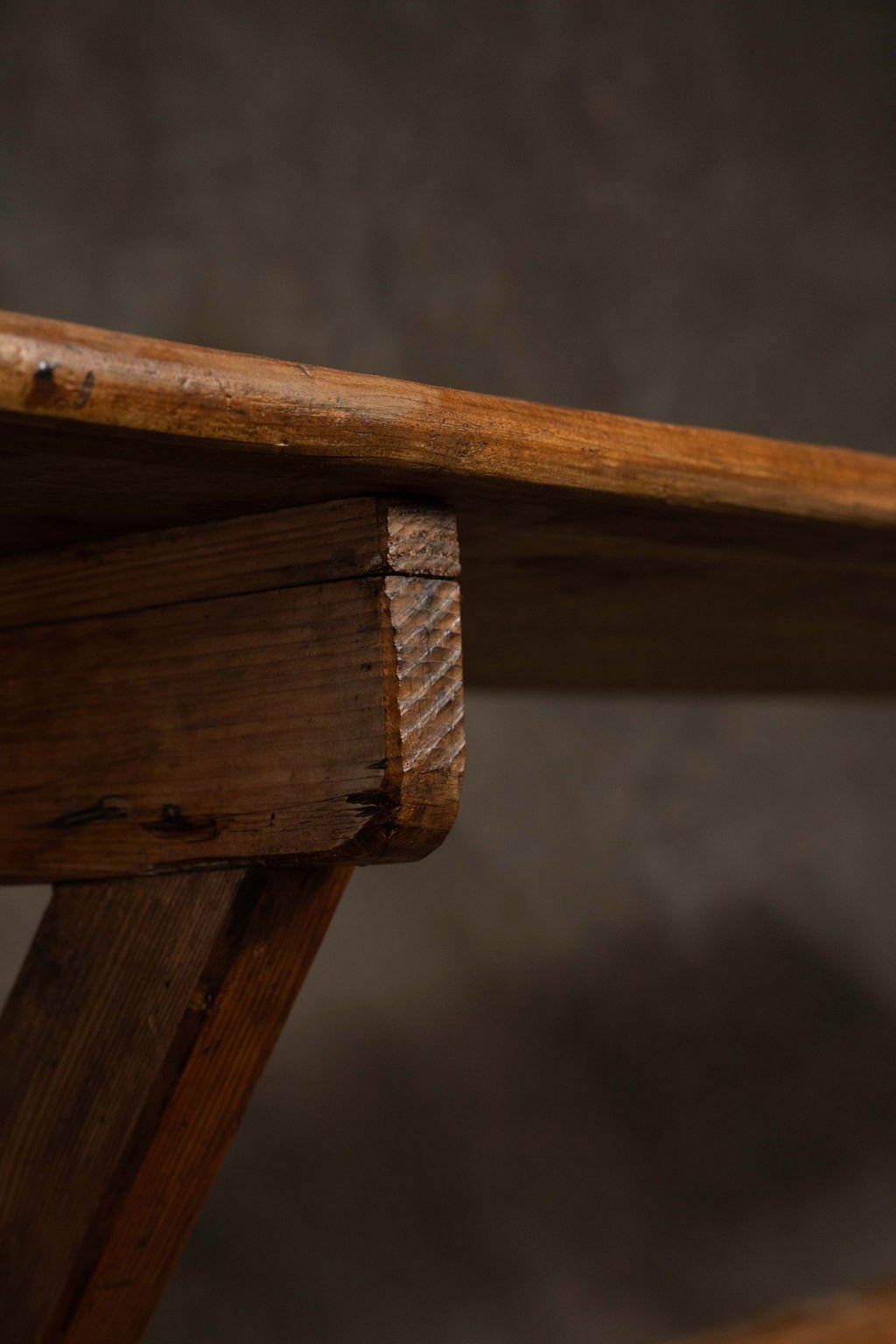 English Edwardian Era Tavern Table3.jpg