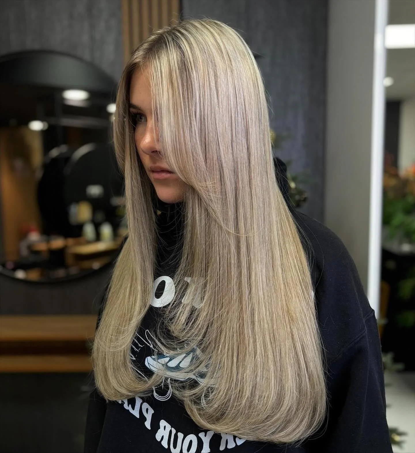 Perfect colour blend&hellip;perfect sections&hellip;perfect keratin bonds 💫 
Flawless application by @hairbyjada05  using shade M8/613.

Looking for Pre Bonded Hair Extensions? Look no further than Foxy Hair Extensions.
This install uses our premium