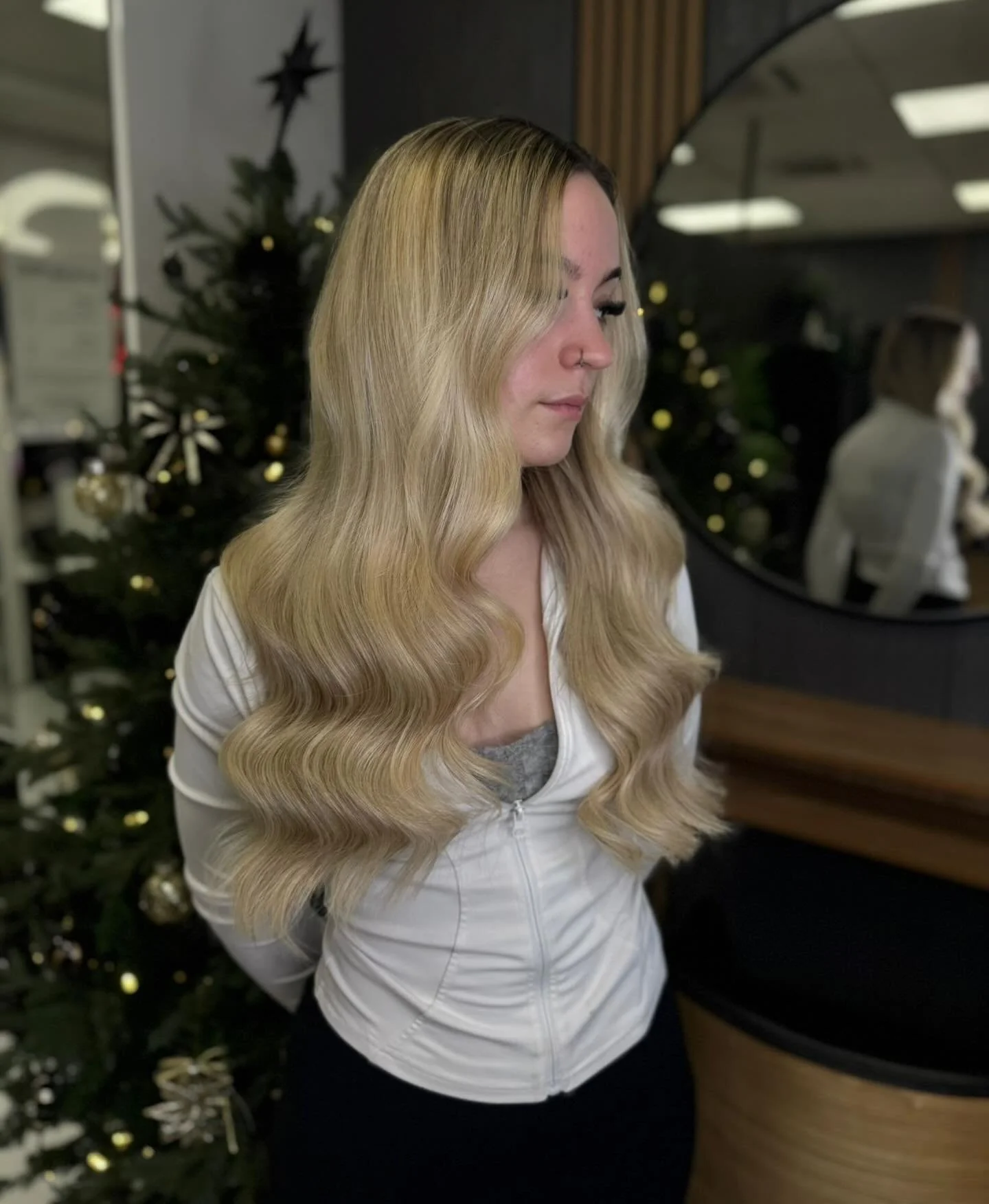 Hair just in time for Christmas✨
Shades 18/22 + 6/22 were used here by Rosie x

Swipe to see the before📸

Only a few last minute slots are left tomorrow!